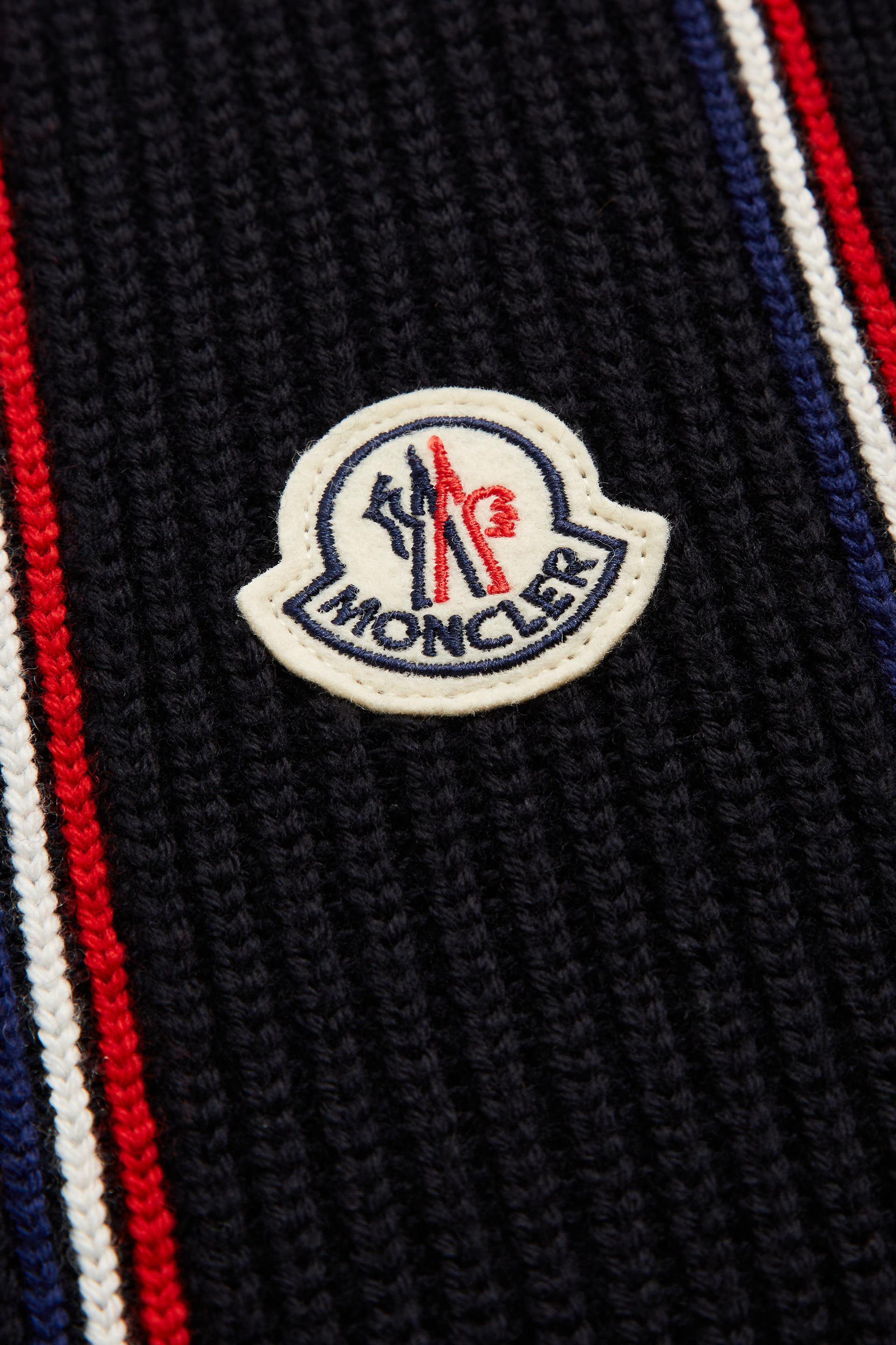 Moncler Logo Scarf In Black