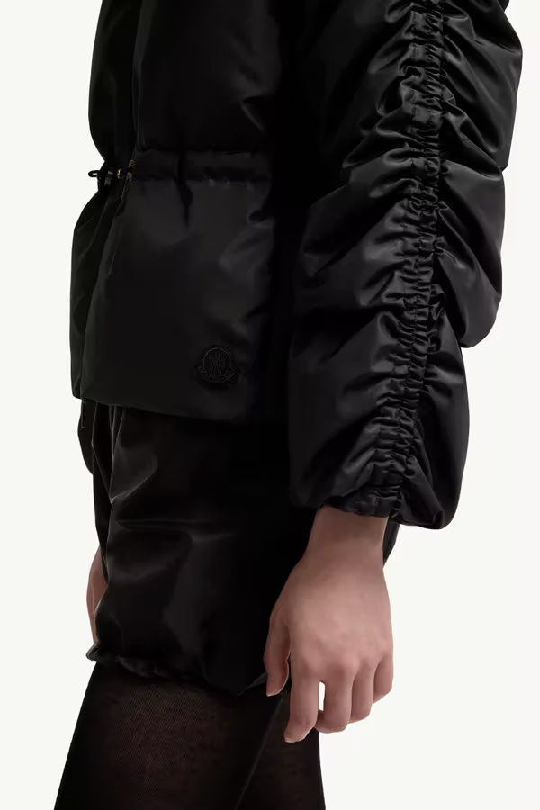 Moncler Louviere Puffer Jacket With Detachable Hood In Black