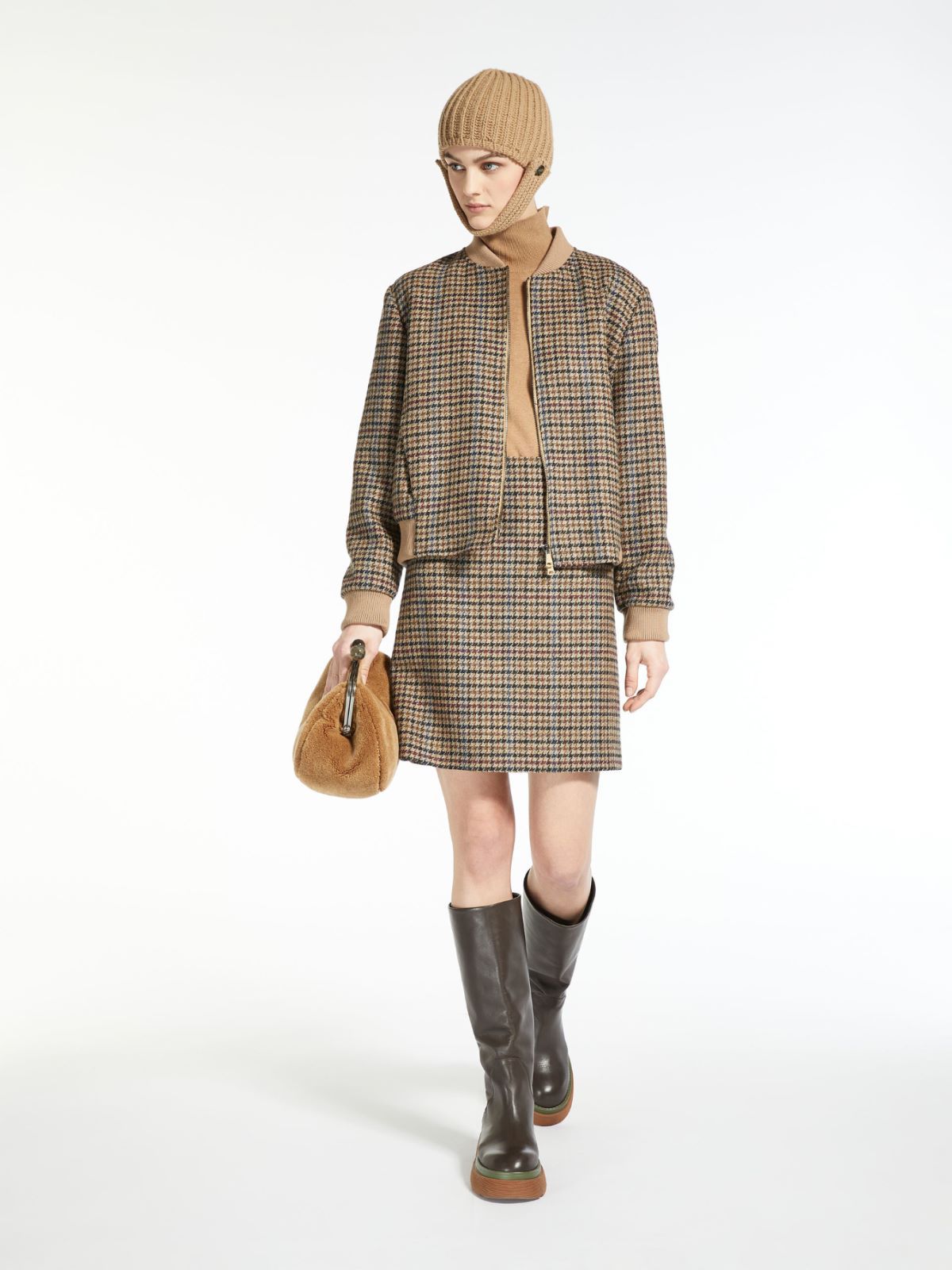 Weekend Max Mara Long-sleeved Wool Sweater In Nude
