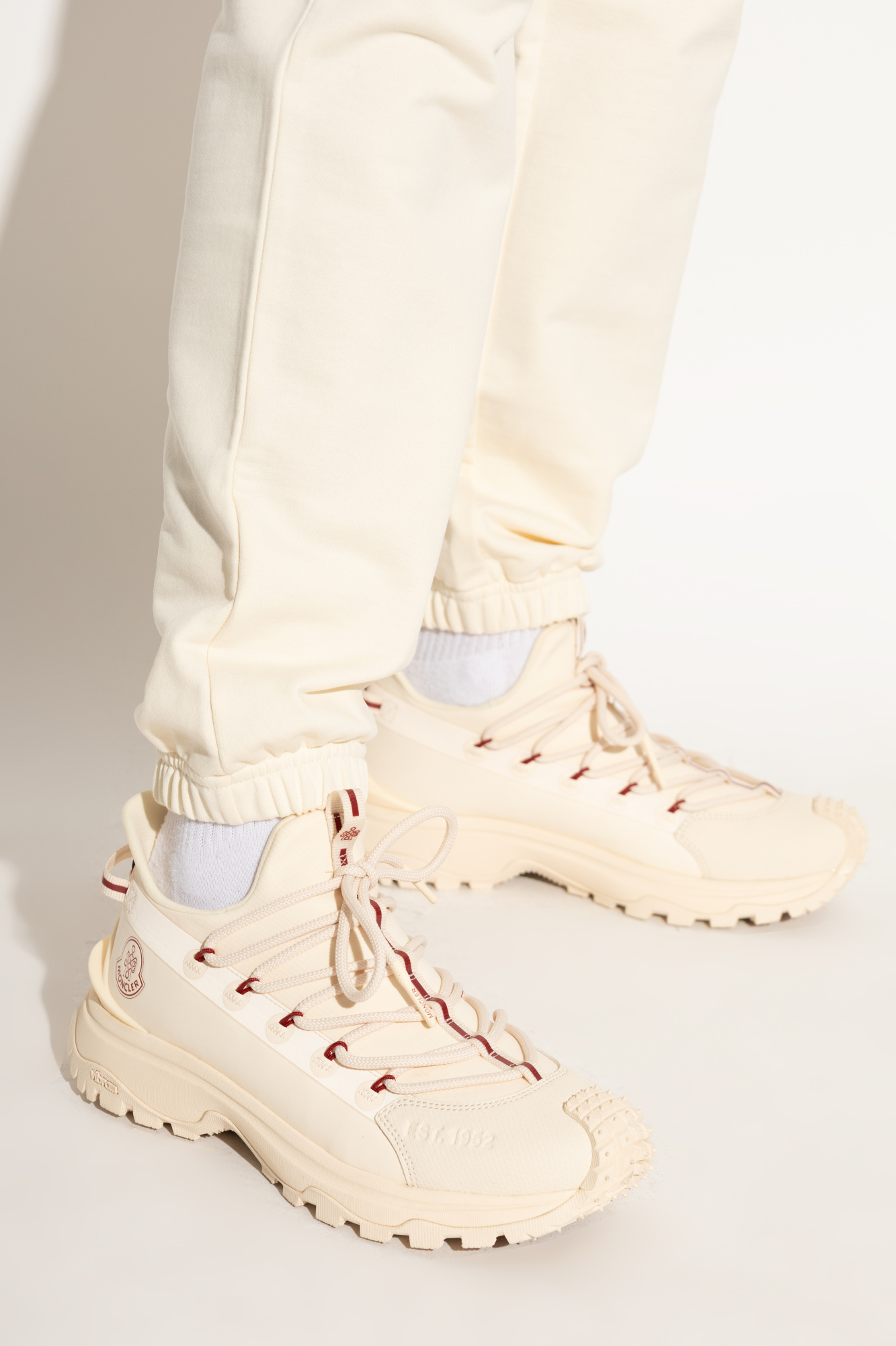 Moncler Trailgrip Sneakers In Nude
