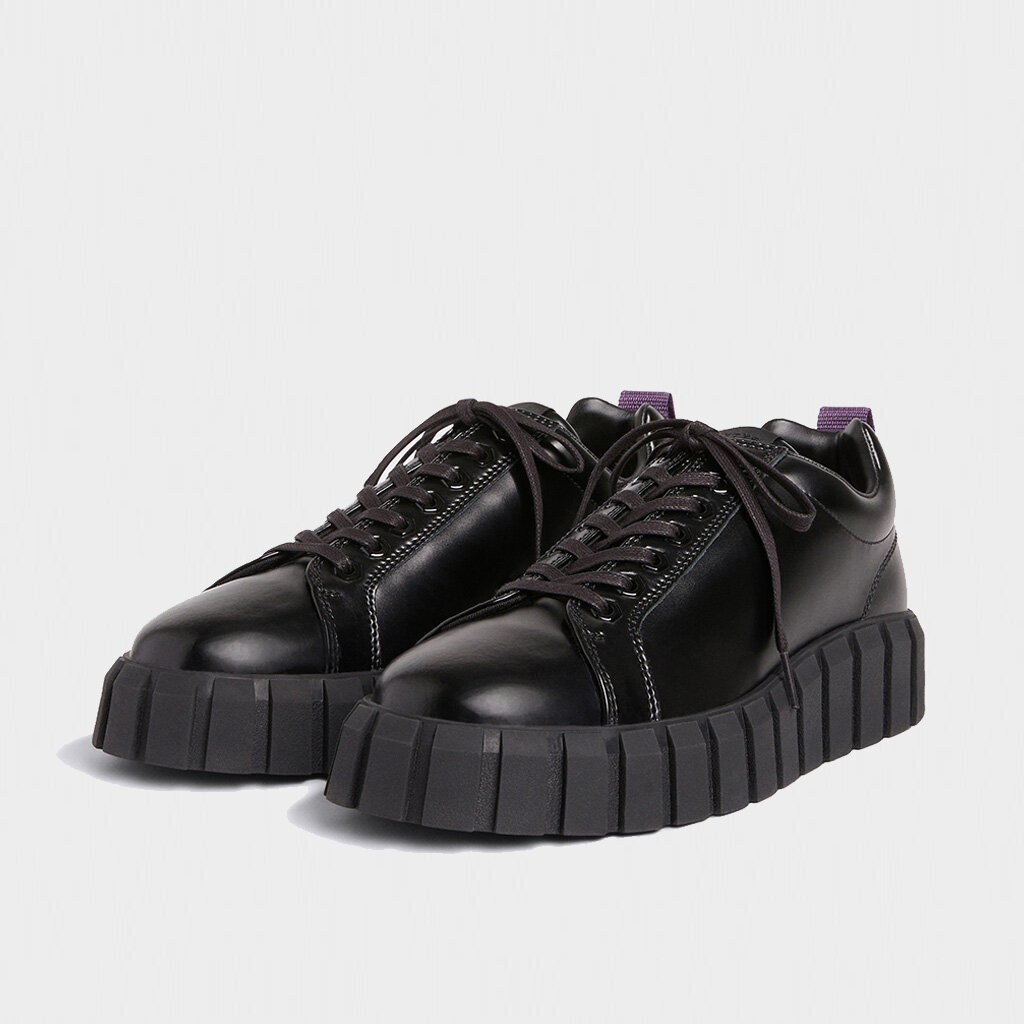 Eytys Odessa Leather Trainers In Black