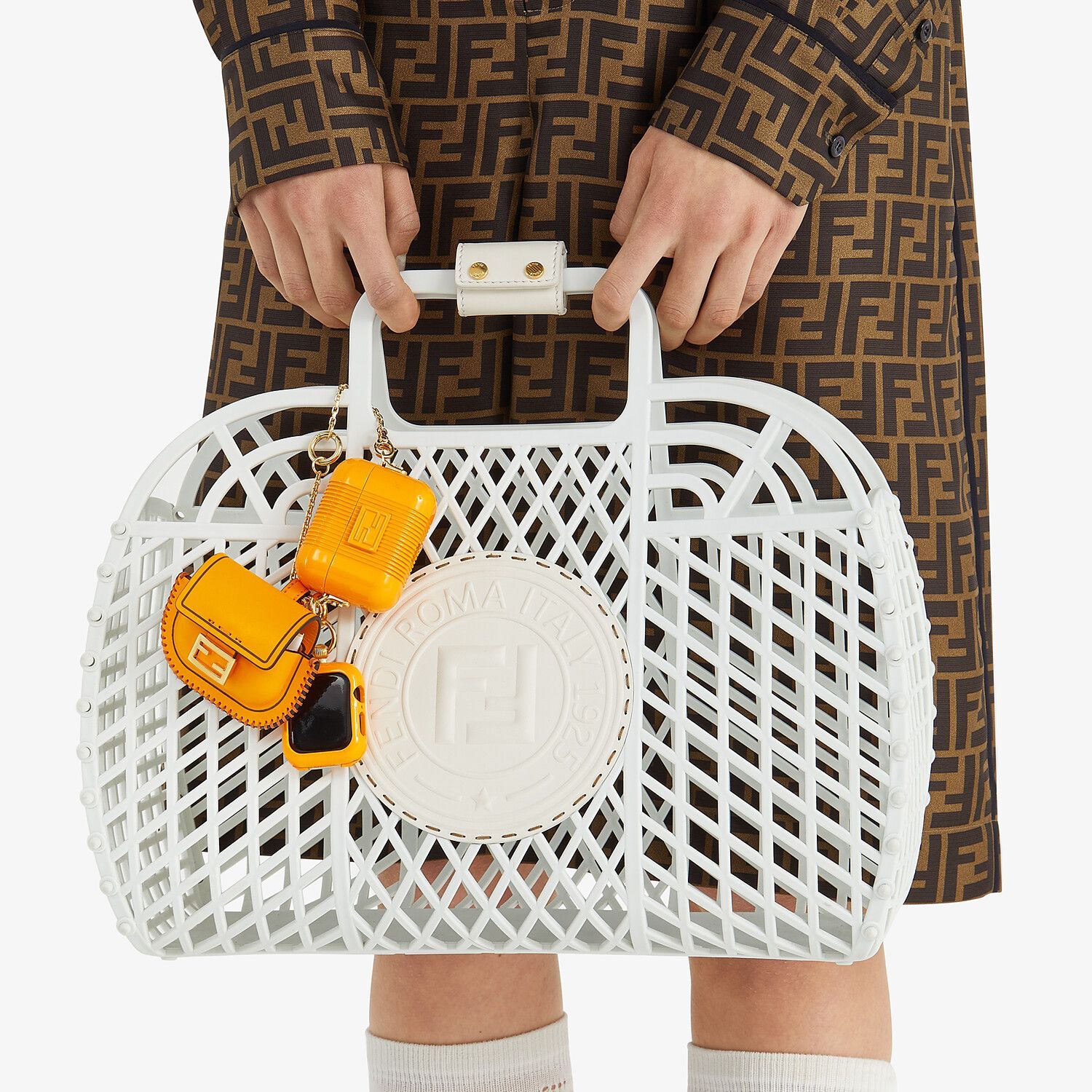 Fendi Pico Baguette Chain Wallet In Orange