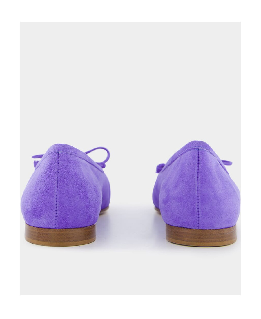 Manolo Blahnik Round-head Flat Shoes In Blue