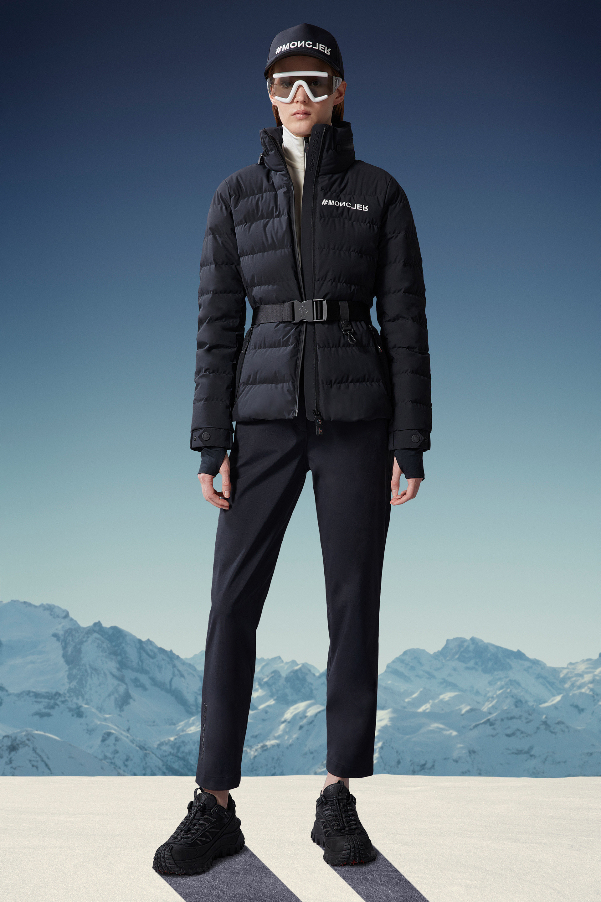 Moncler Bettex Ski Down Jacket In Black