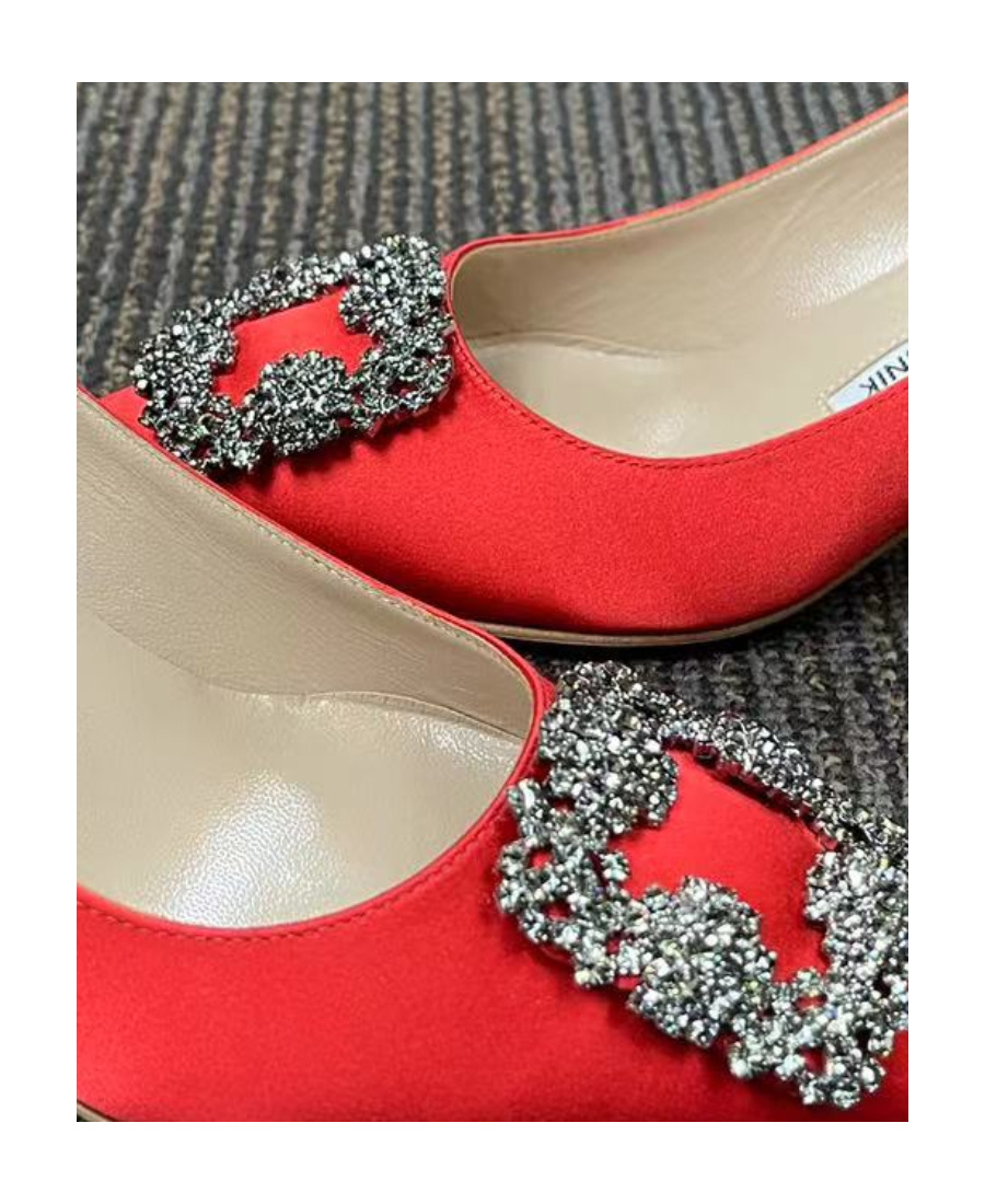 MANOLO BLAHNIK LOGO HIGH HEELS