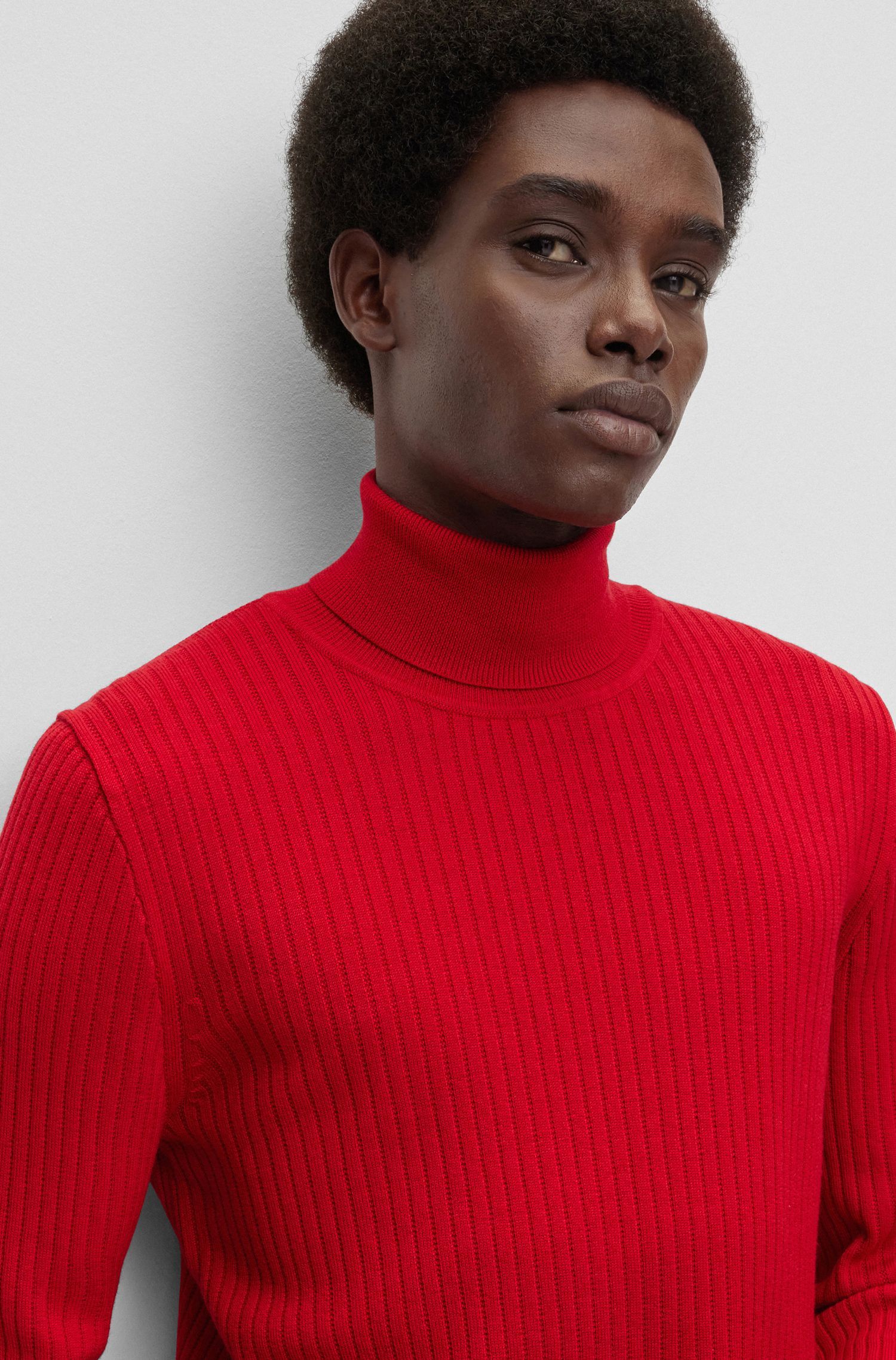 HUGO BOSS TURTLENECK SWEATER 
