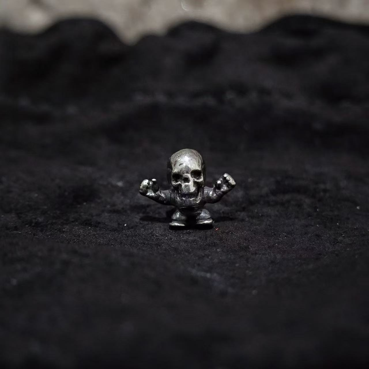 Chrome Hearts Skull Earrings In Burgundy