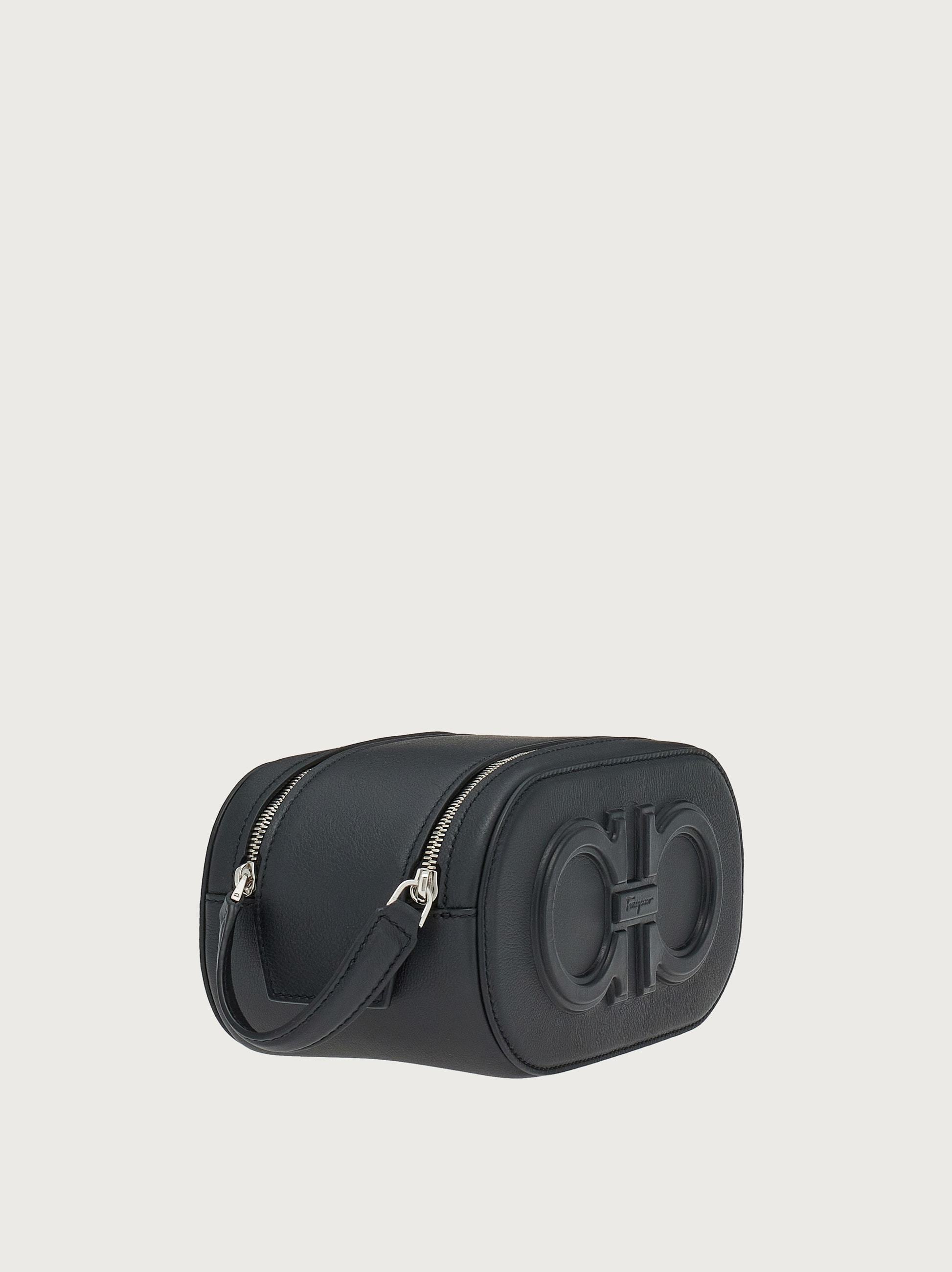 Ferragamo Logo Clutch In Black
