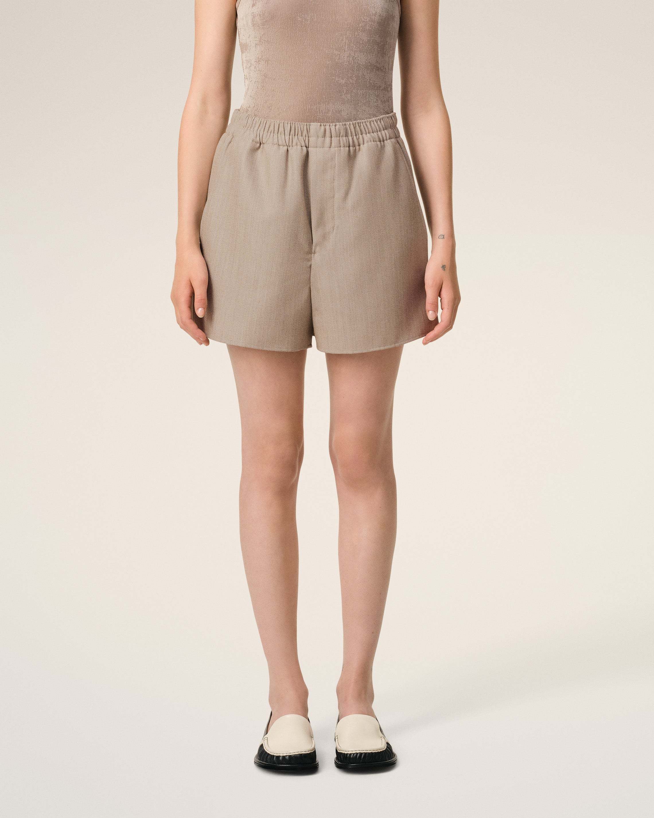 Ami Alexandre Mattiussi Wool Stretch Shorts In Ginger