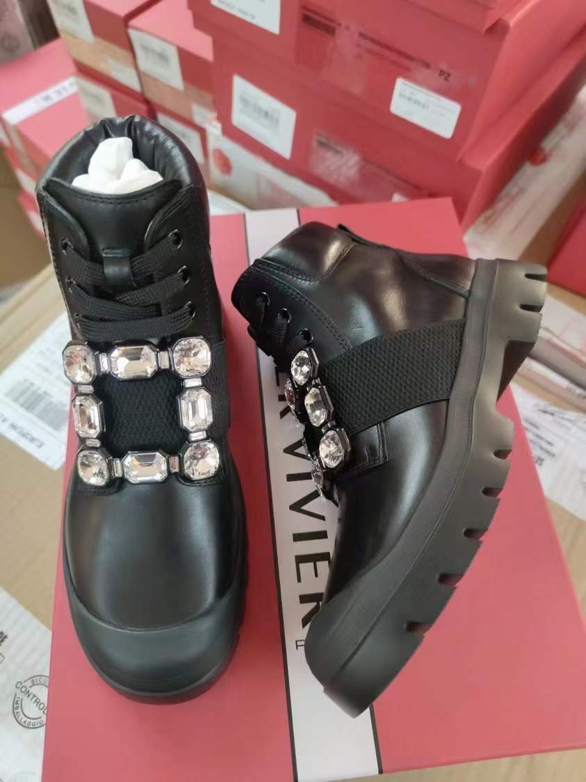 Roger Vivier Tie Buckle Boots In Black