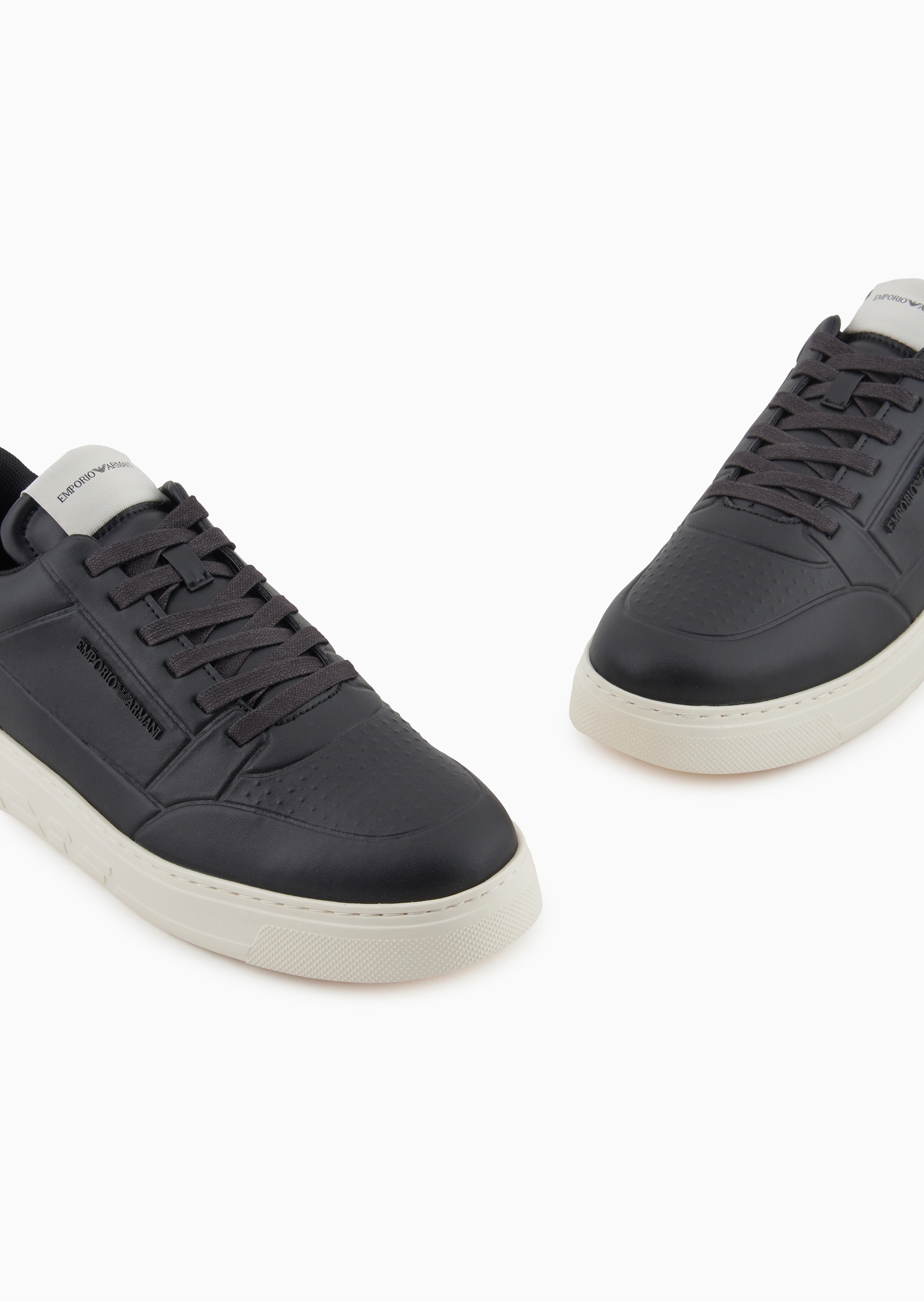 Emporio Armani Lace-up Low-cut Casual Shoes In Black