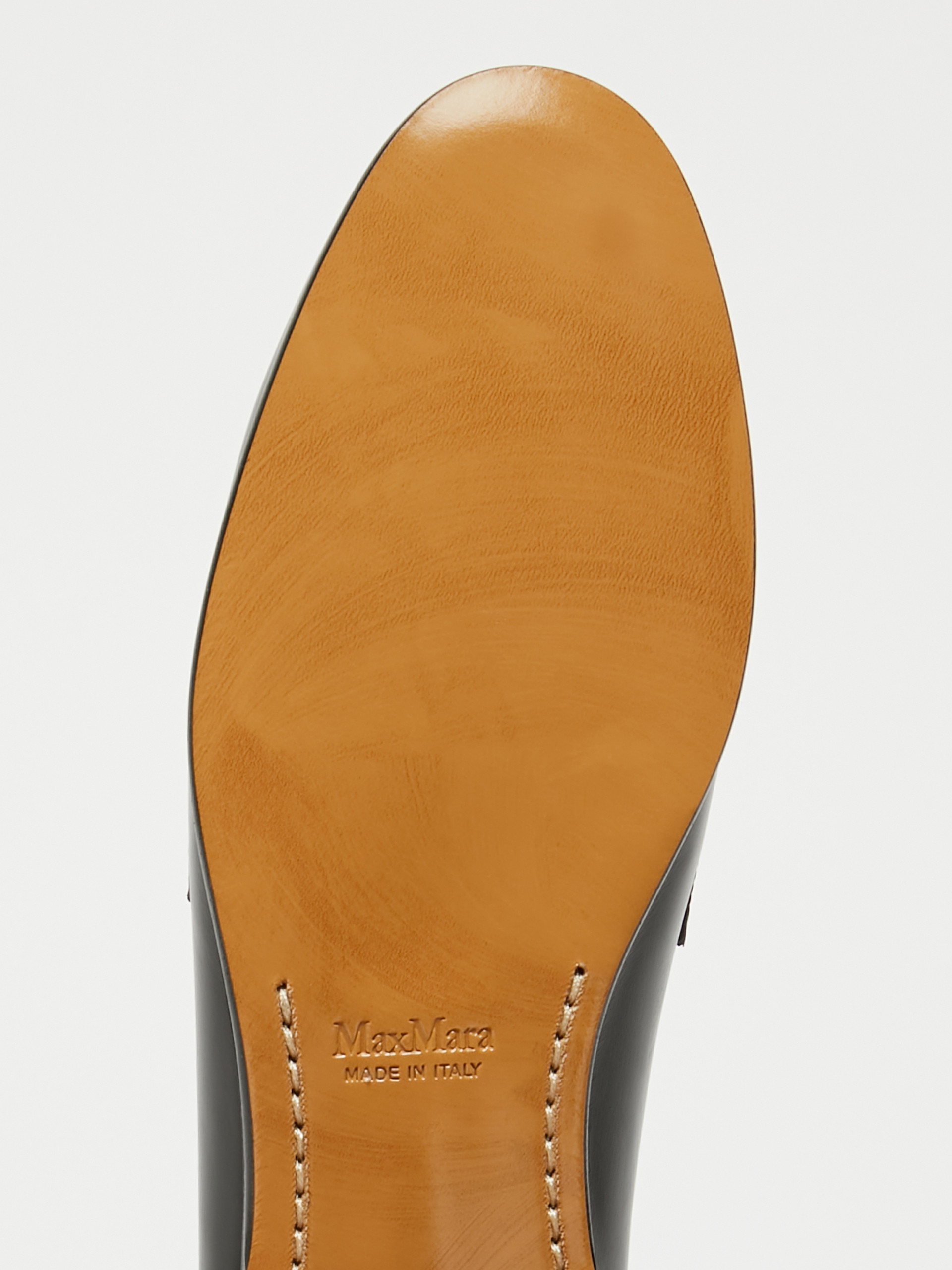 Max Mara Semi-glossy Leather Moccasins In Black