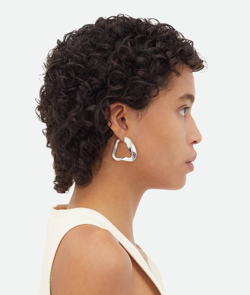 Bottega Veneta Large Twisted Triangular Ring Earrings In Gray