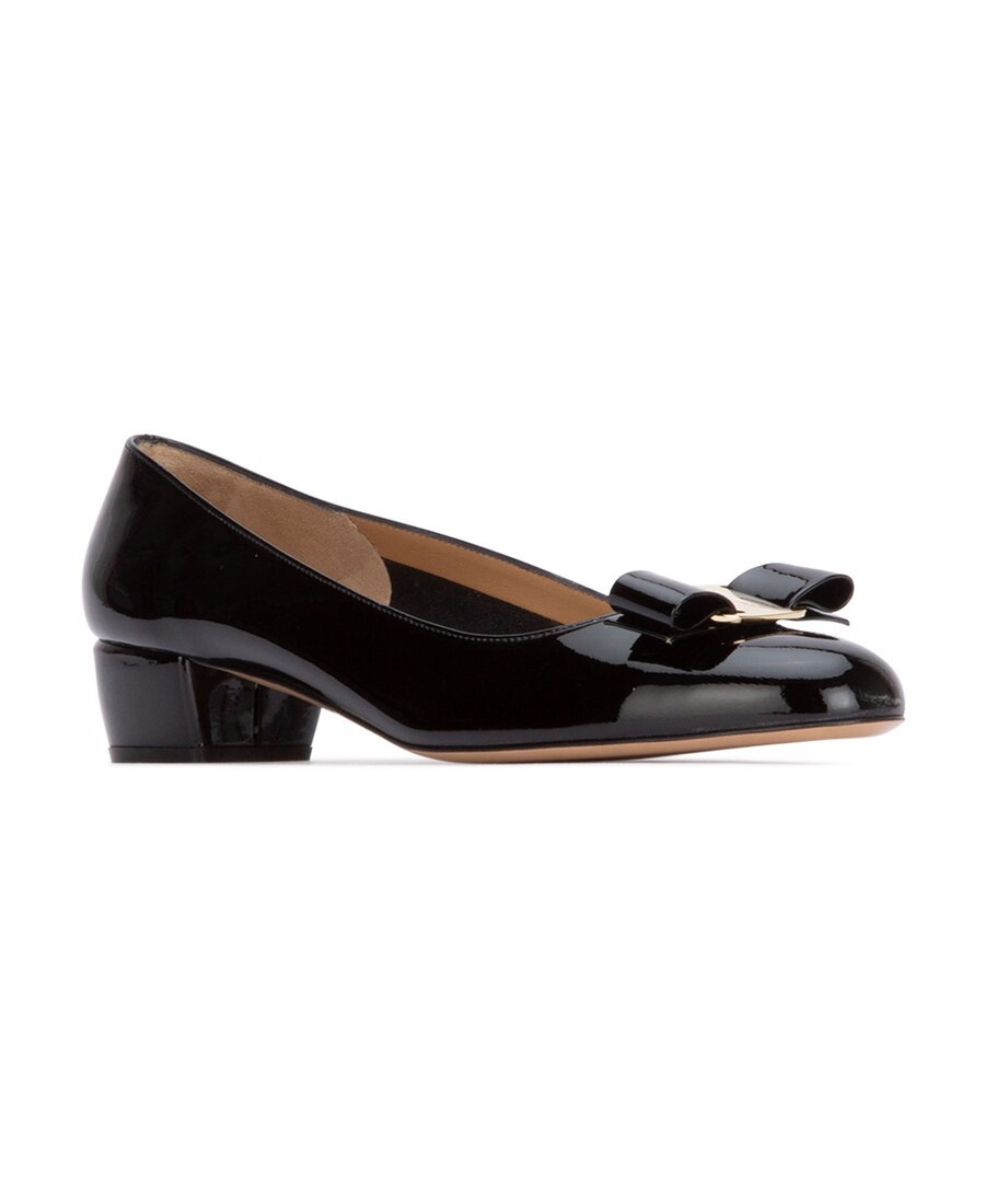 Ferragamo Vara Bow-embellished Patent-leather Pumps In Black