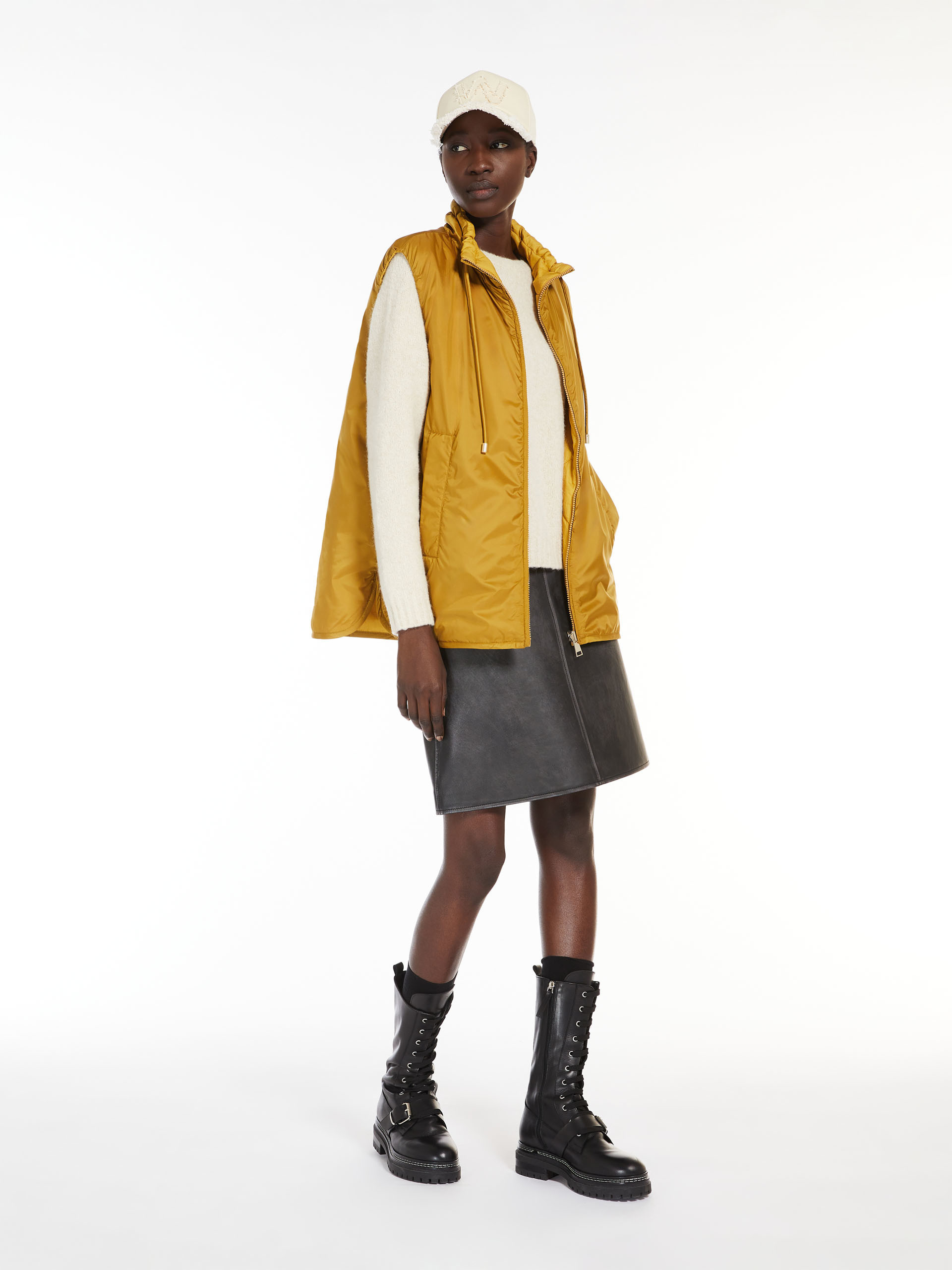 WEEKEND MAX MARA WATERPROOF CANVAS DOUBLE-SIDED VEST
