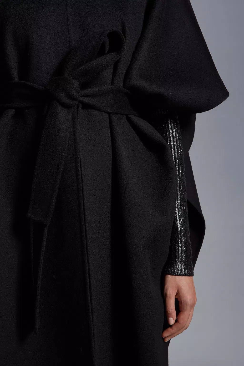 Moncler Hooded Logo Wool Cloak In Black