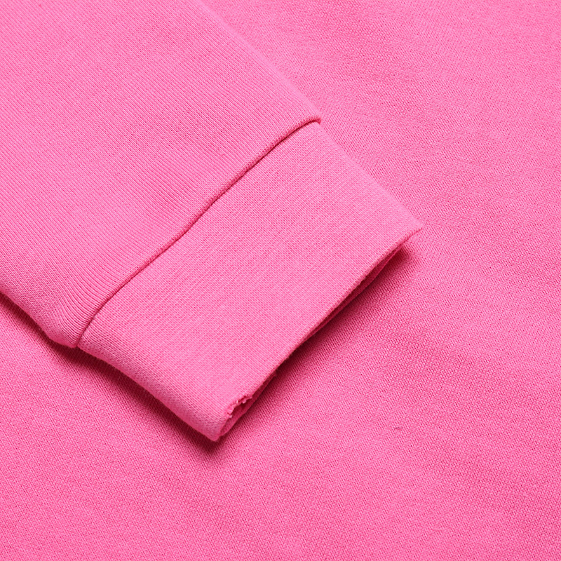 Pinko X Hello Kitty Dig And Cut The Details Of The Sweater. In Pink