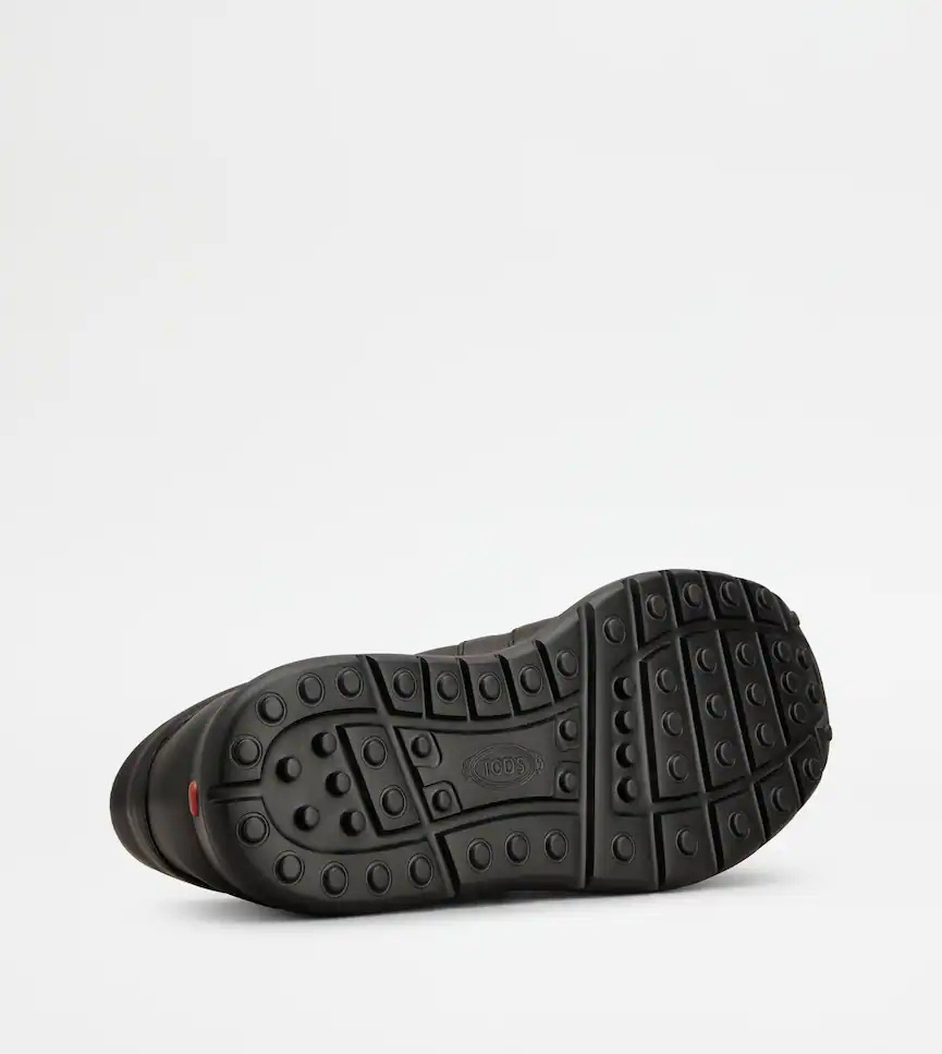 Tod's Streamlined Black Leather Sneakers With Padded Collar In Black