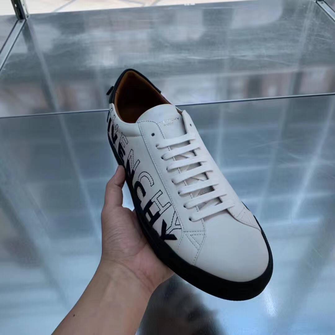 Givenchy Embroidered Logo Sneakers In Black