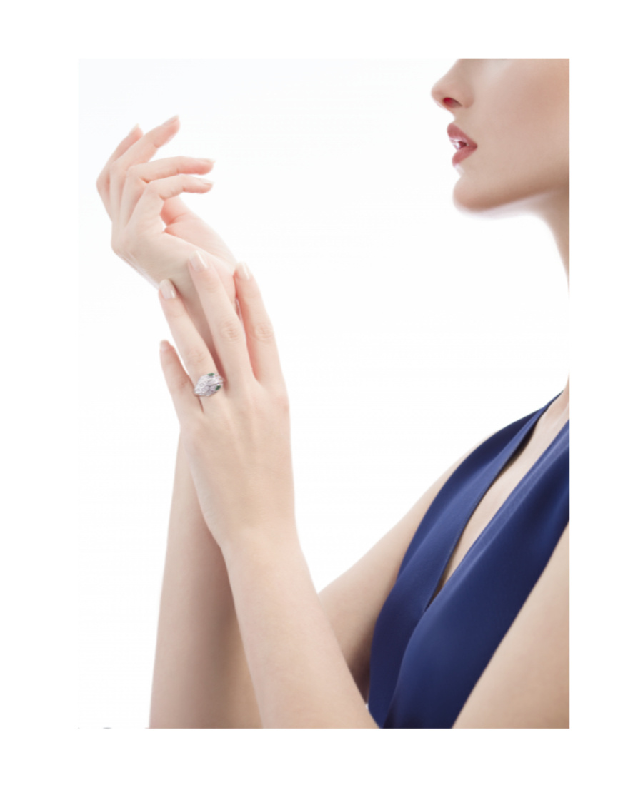 Bvlgari Snakehead Ring In White