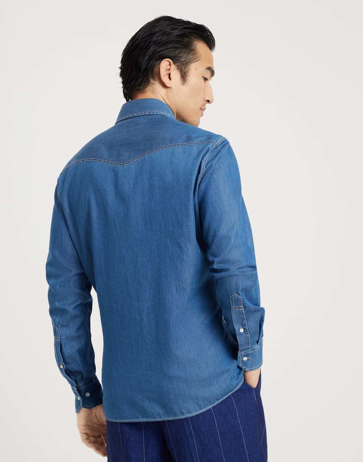 Brunello Cucinelli Men Easy Fit Shirt In Light Denim With Press Studs In Blue