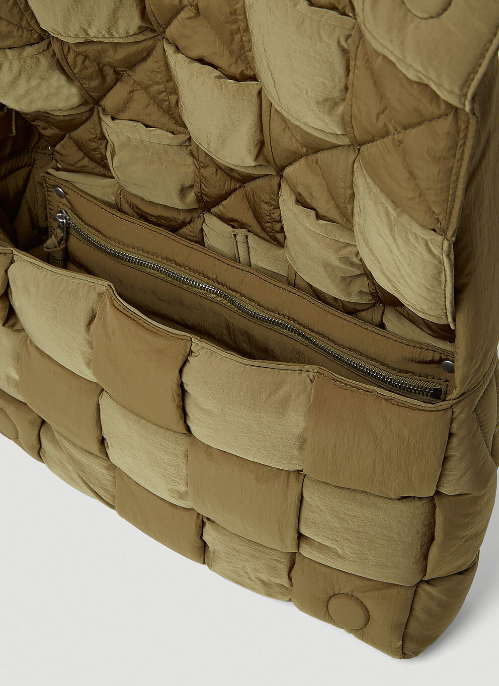 Bottega Veneta Maxi Cassette Padded Crossbody Bag In Green