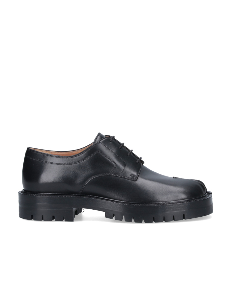 Maison Margiela Tabi Laced Shoes In Black
