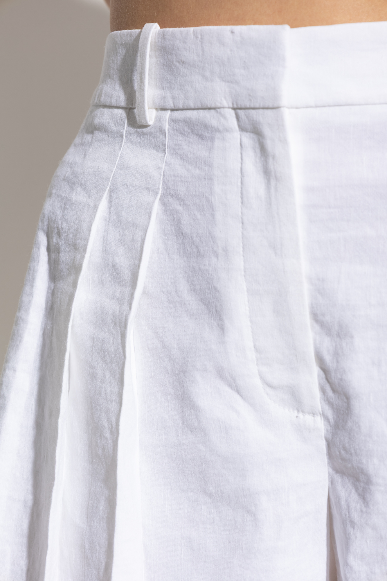 Theory Pleat-detailed Shorts In White