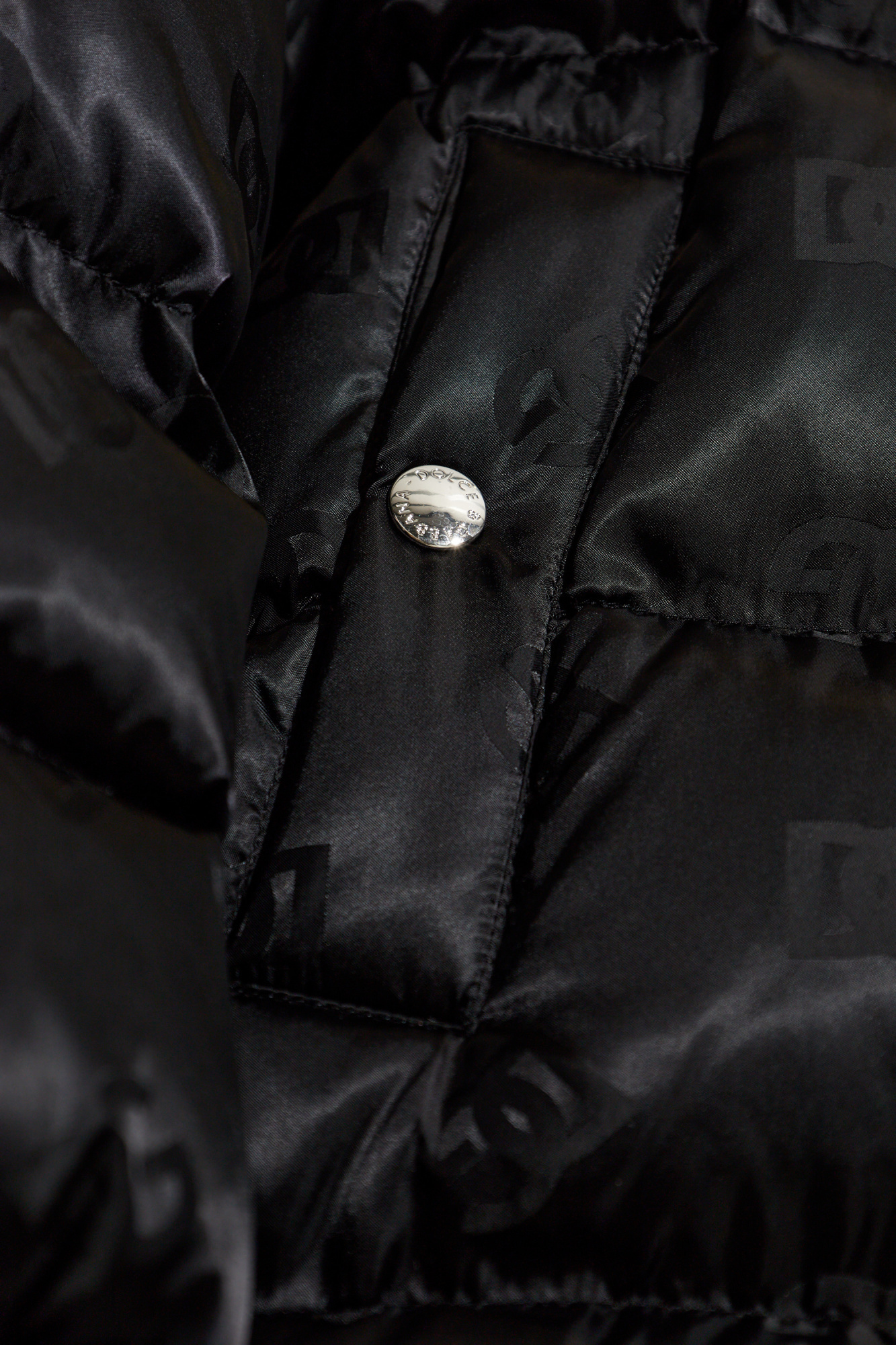 Dolce & Gabbana Dg Logo Print Down Hooded Jacket In Black