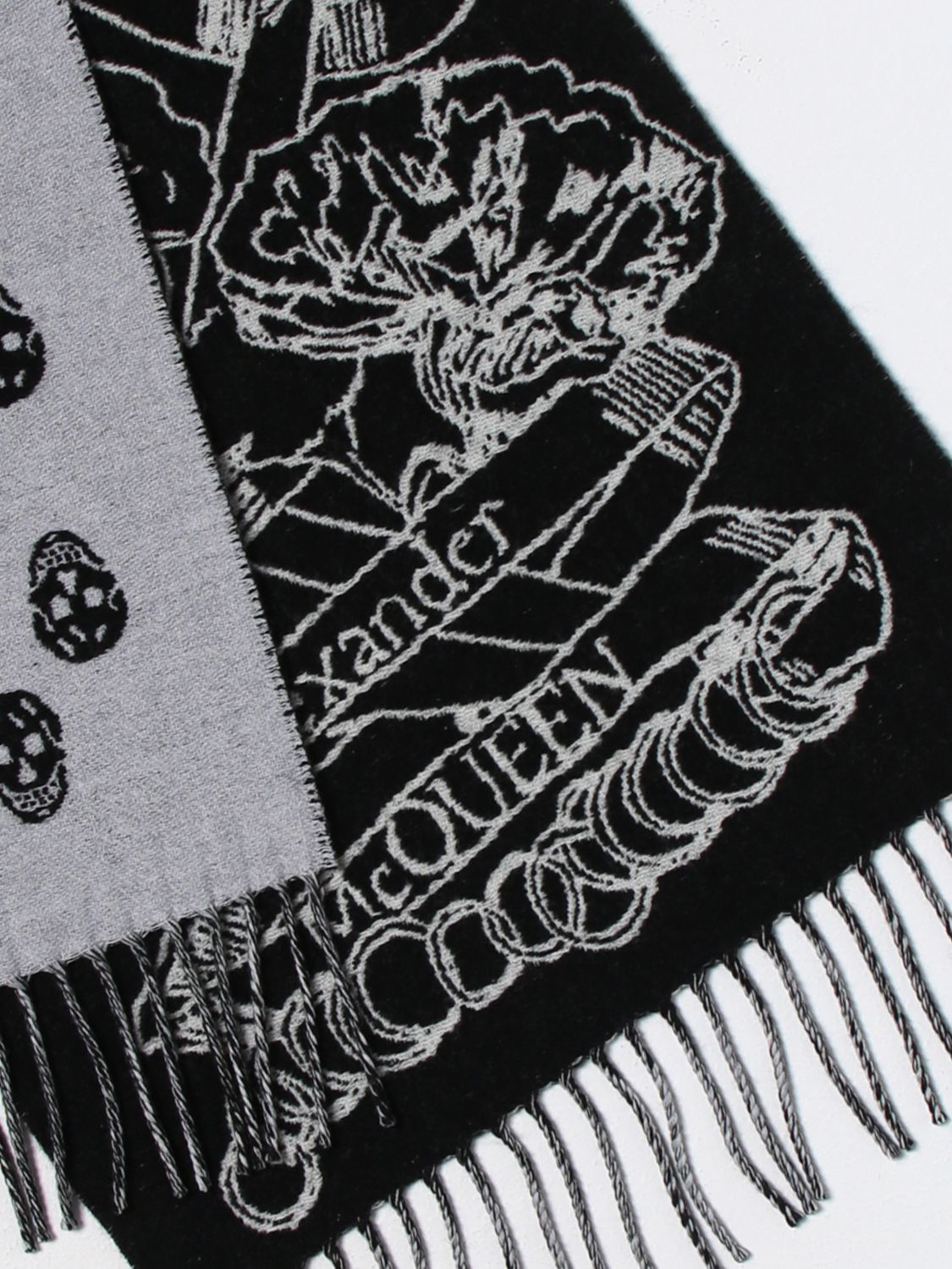 Alexander Mcqueen Skull-print Fringed Wool Scarf In Gray