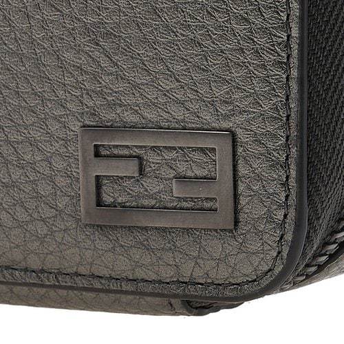 Fendi Logo Shoulder Bag In Black