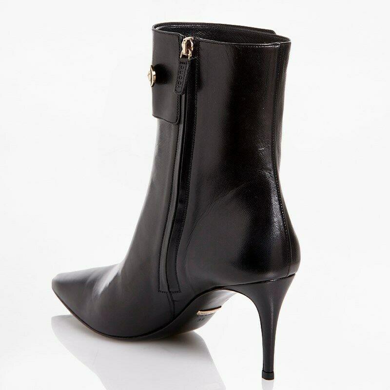 Gucci Side Zipper Boots In Black