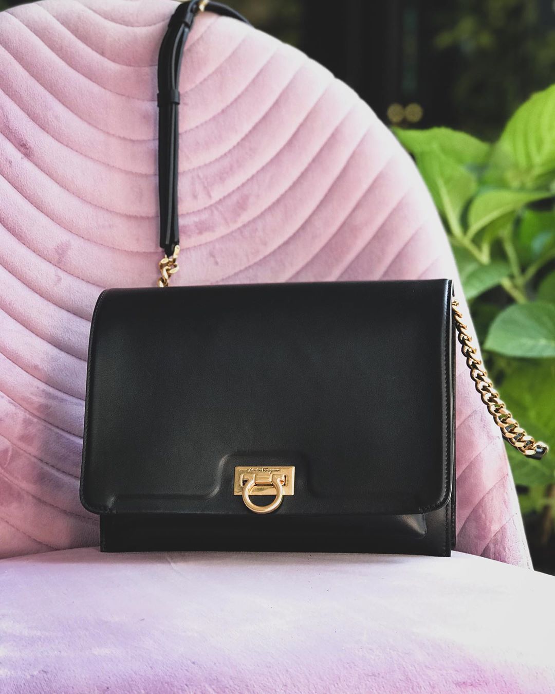 FERRAGAMO TRIFOLDER FLIP SHOULDER BAG