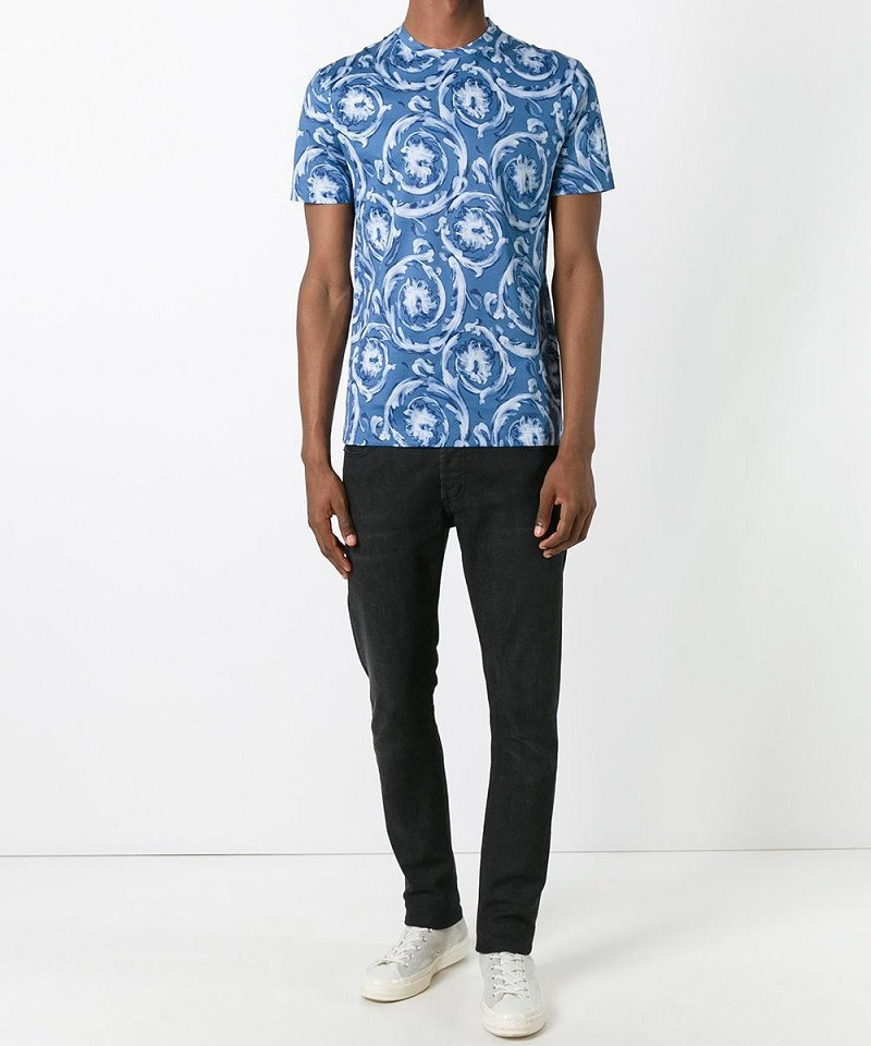 Versace Printed T-shirt In Blue