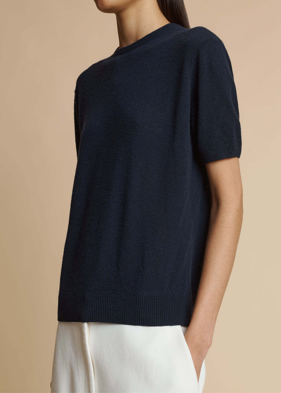 Khaite Pierre Cashmere Short-sleeve Sweater In Black