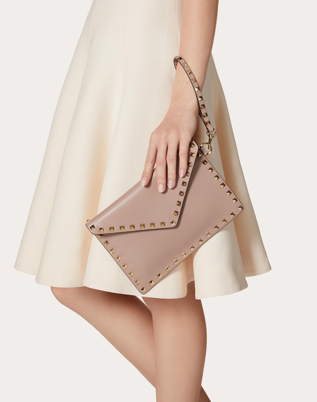 Valentino Garavani Rockstud Calfskin Pouch Woman Poudre Uni In Nude