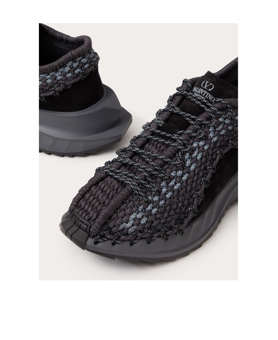 Valentino The Logo Is Tied With Low-top Casual Sneakers In Black