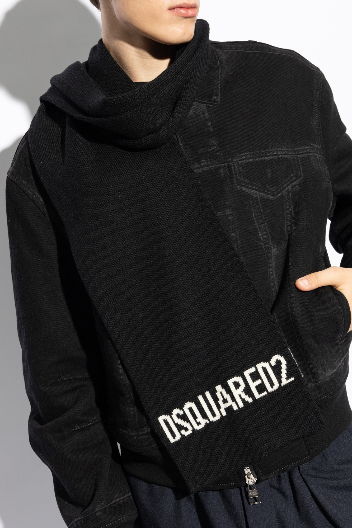Dsquared2 Logo Intarsia-knit Wool Scarf In Black