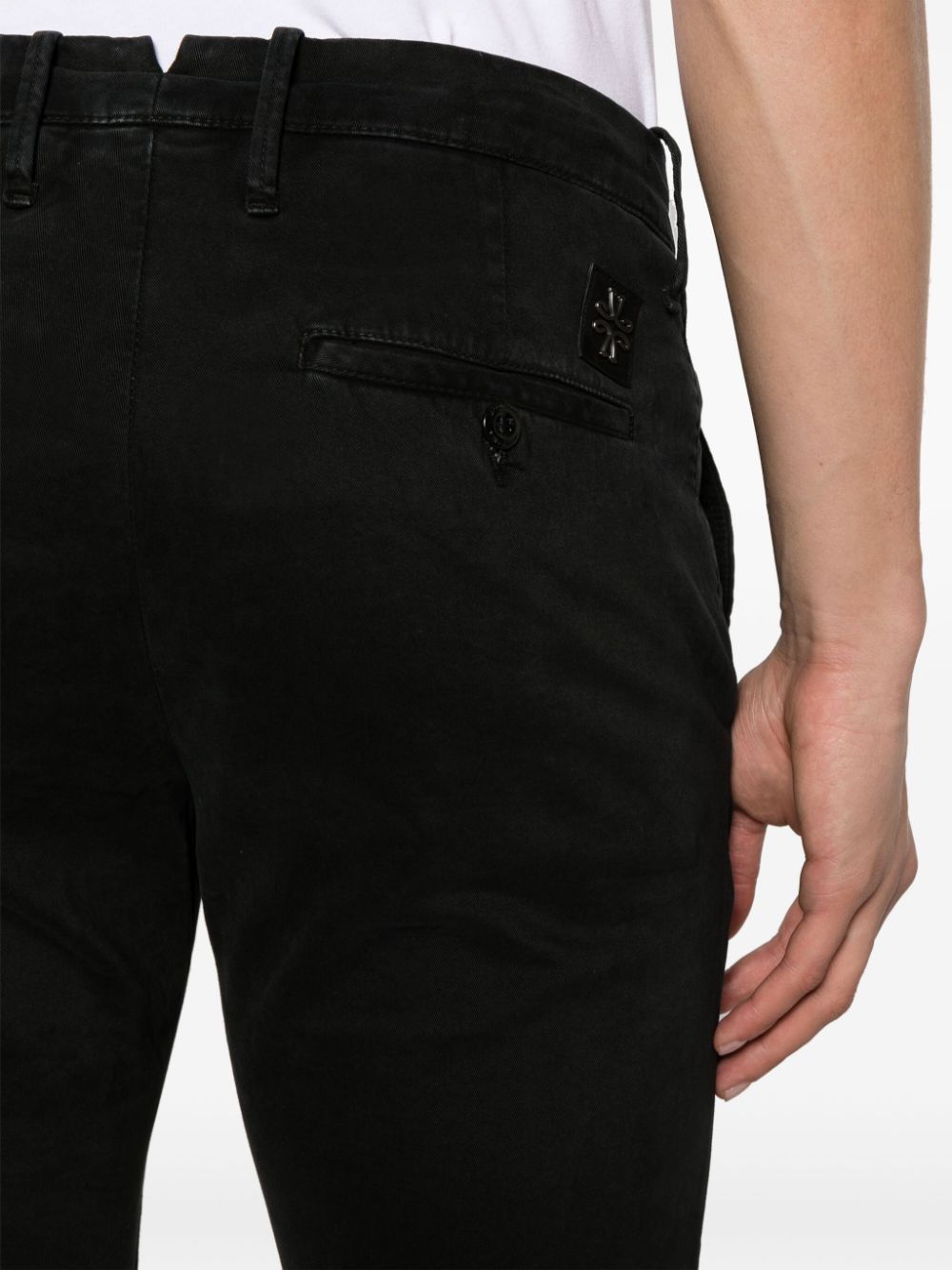 Jacob Cohen Bobby Mid-rise Tapered Chinos In Black