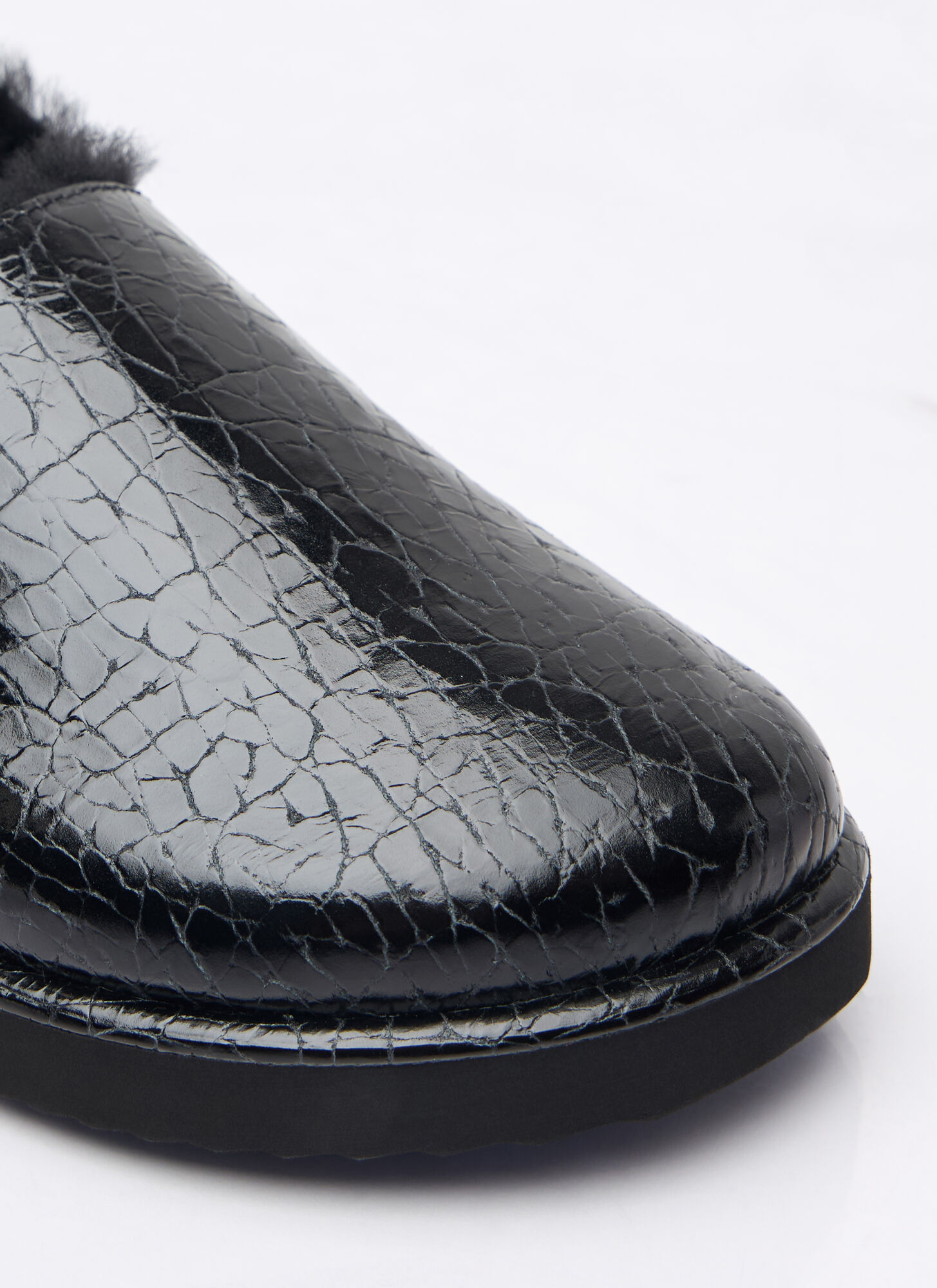 Chloé Cracked Leather Mule In Black