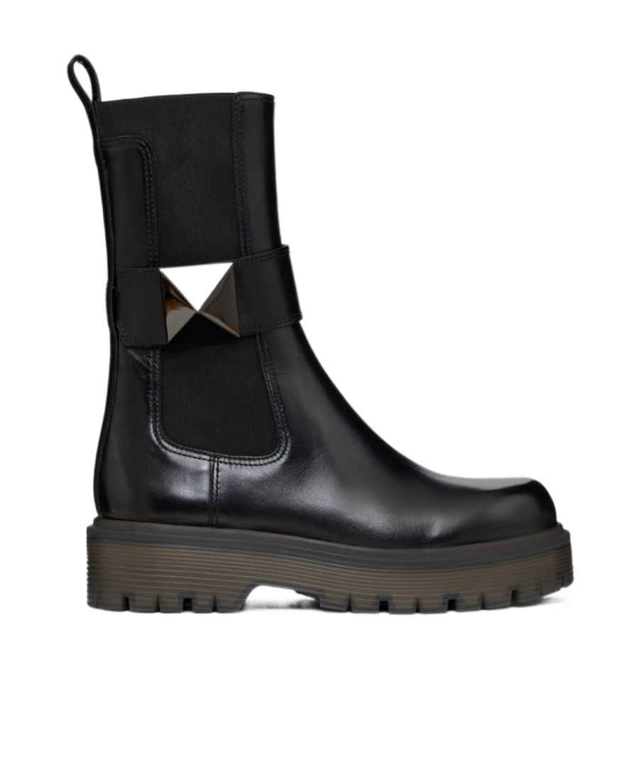 Valentino Garavani One Stud Beatle Round Toe Boots In Black