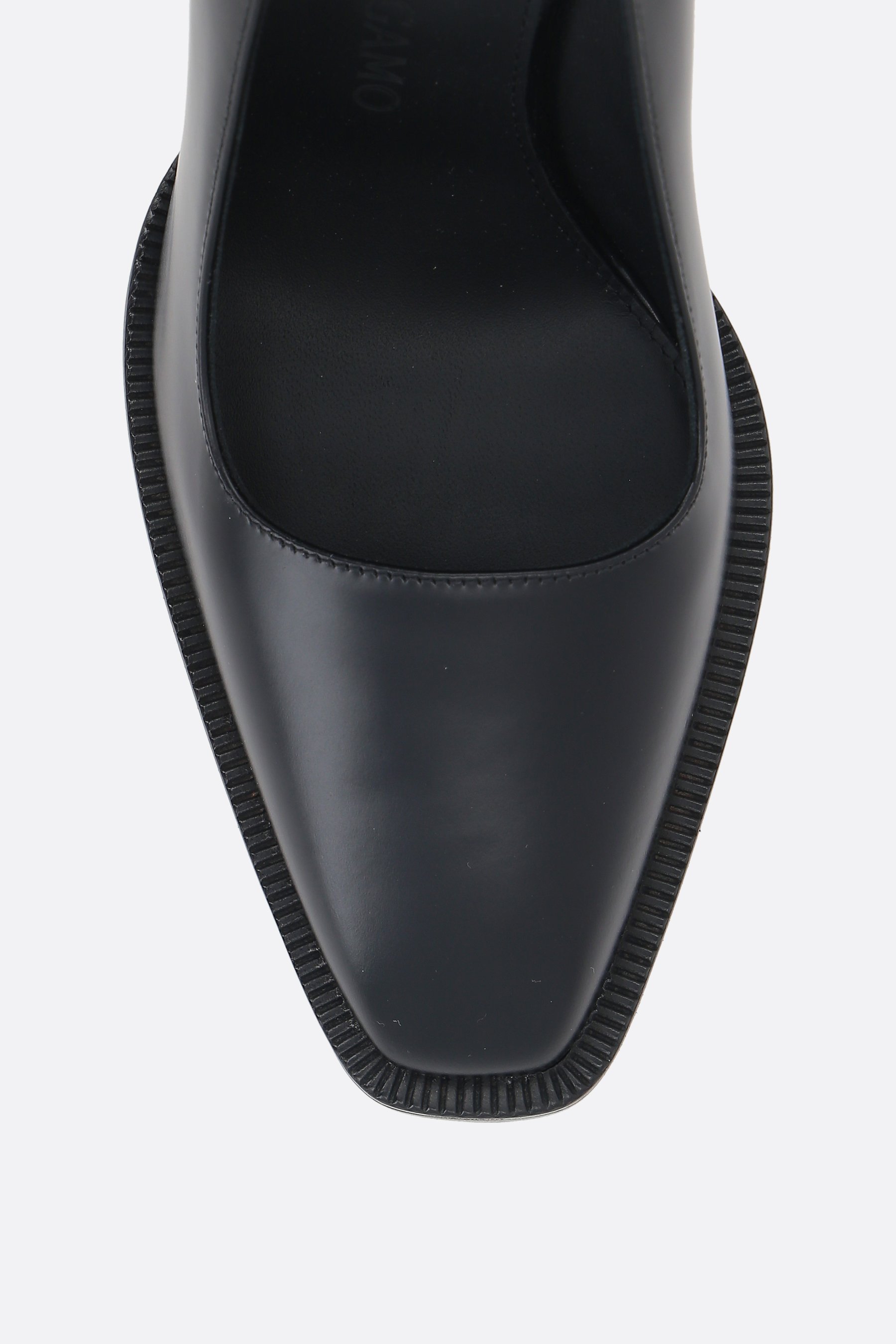 Ferragamo Black Leather Anser X5 Pumps In Black
