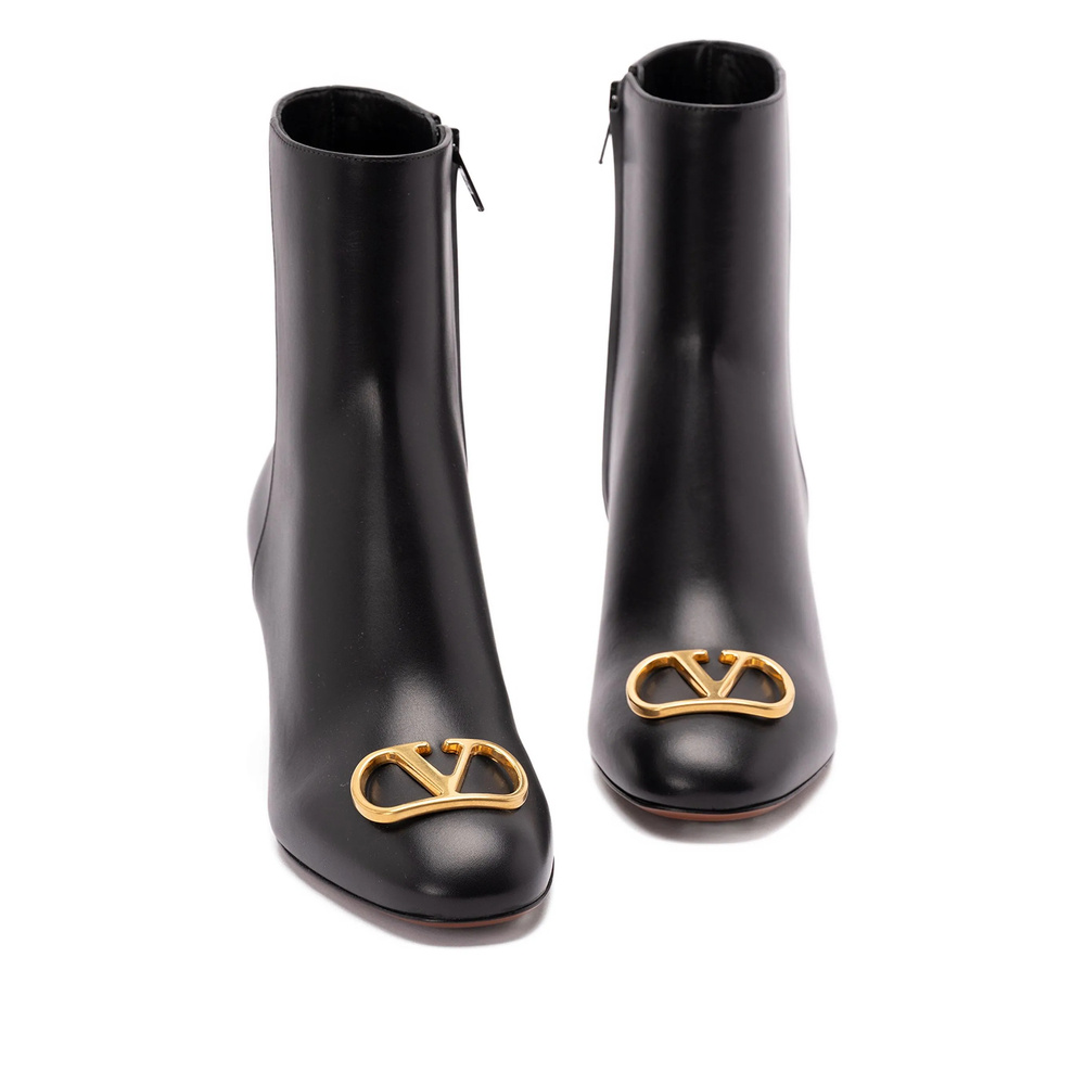 Valentino 60mm Logo-plaque Leather Boots In Black