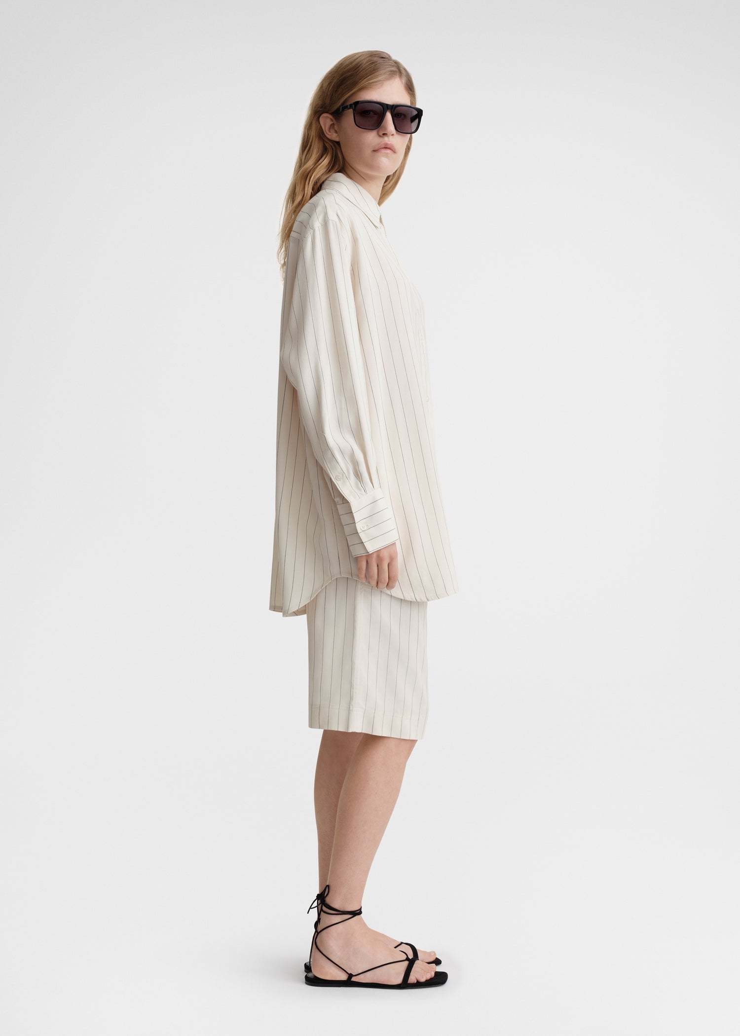 Totême Round Hem Pinstriped Shirt In White