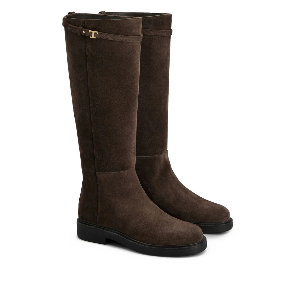 Tod's Round Toe Boots In Brown