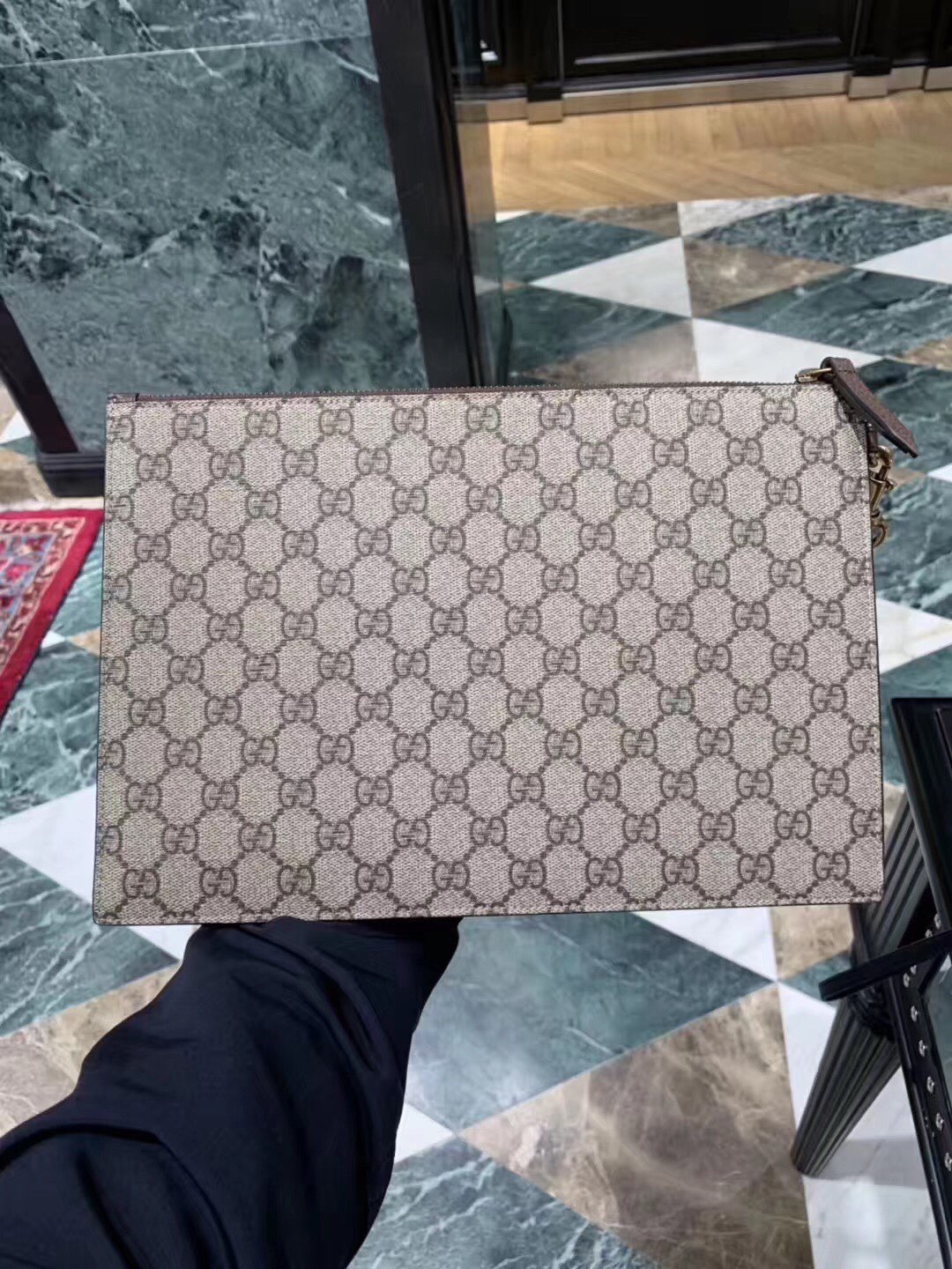 Gucci Neo Vintage Gg Supreme Pouch In White