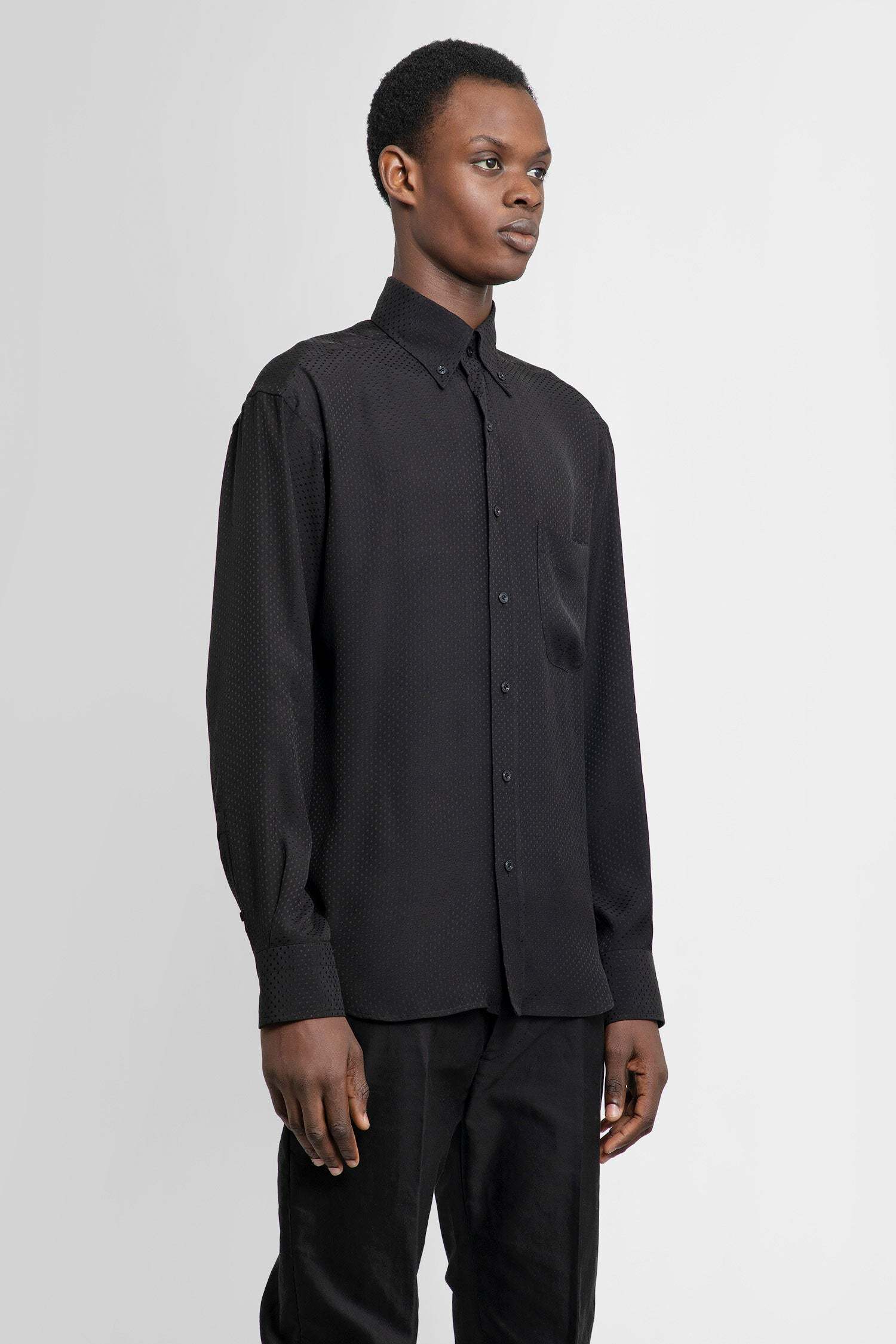 Tom Ford Long Sleeved Buttoned Shirt In Black