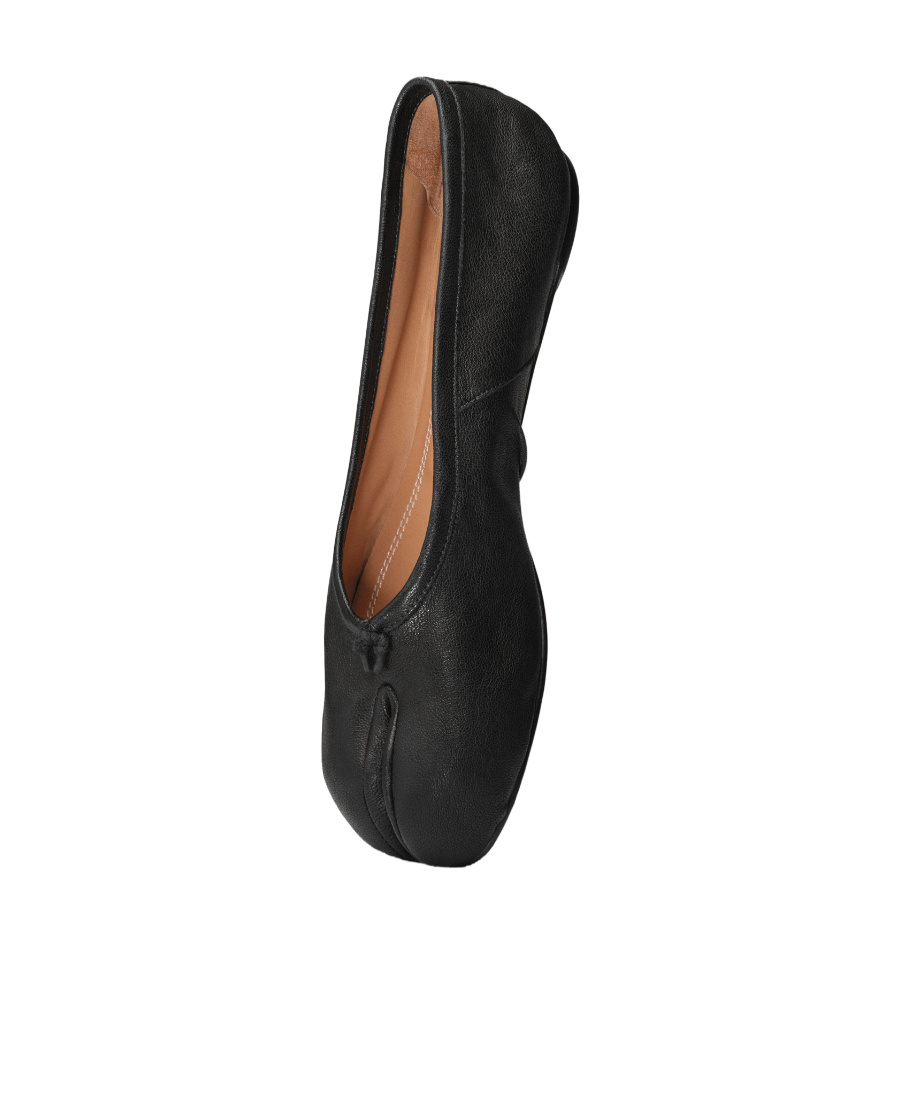 Maison Margiela Split-toe Minimalist Flat Shoes With Bow Accent In Black