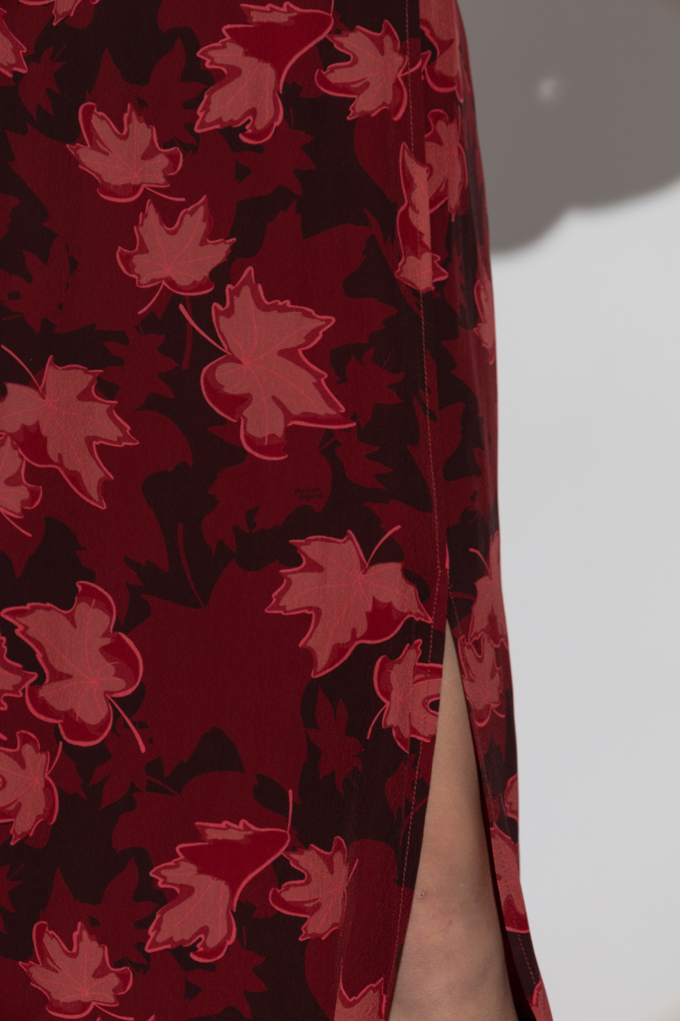 Shop Maison Kitsuné Lip Detail Fluid Skirt In Red
