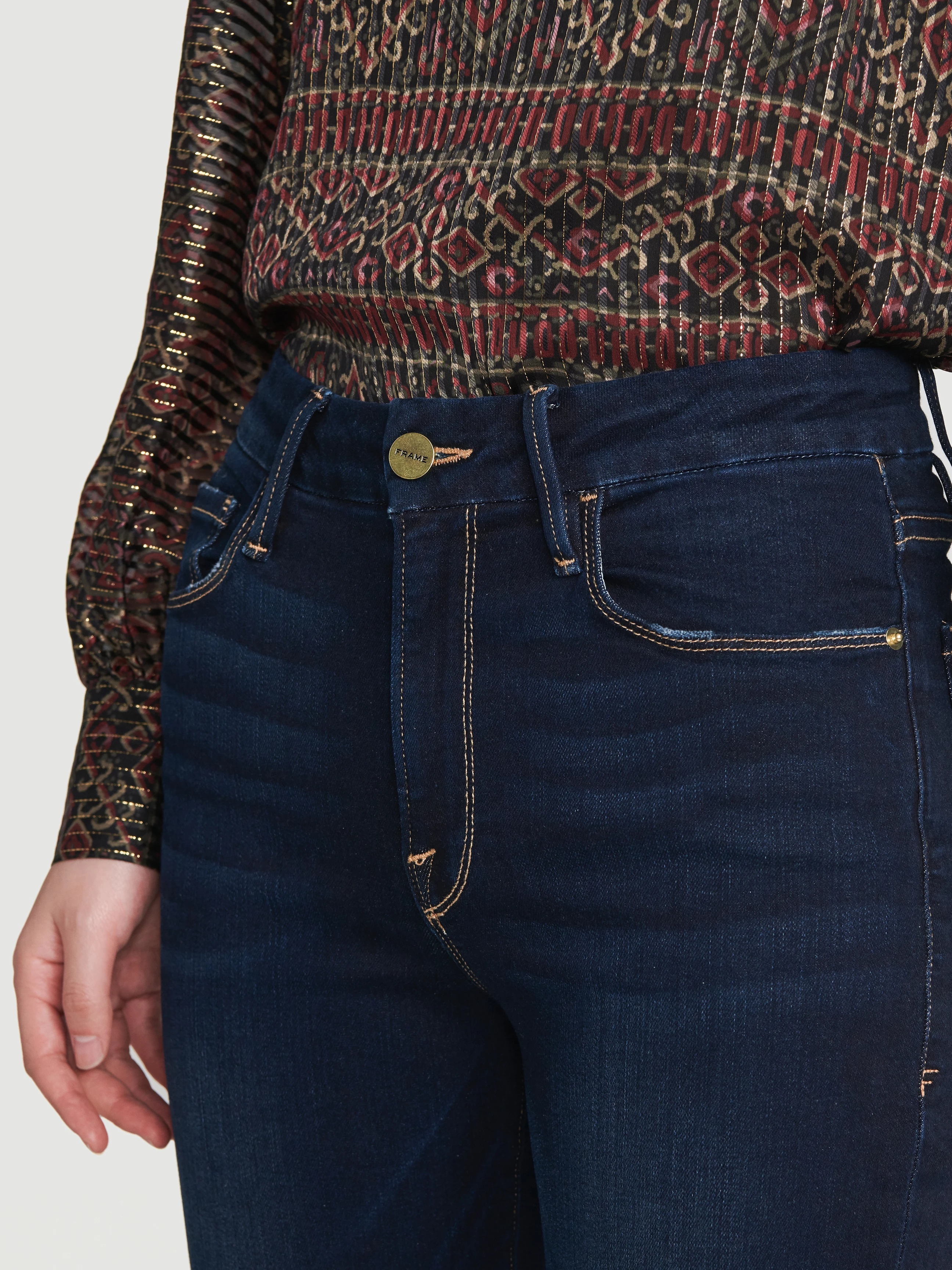 Frame Le Crop Mini Boot Jeans In Black